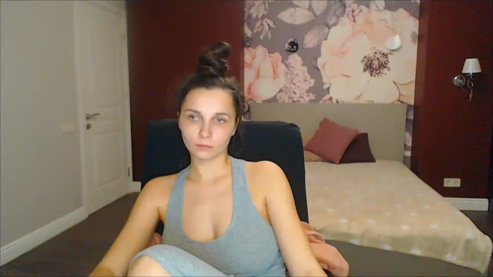 Gallery image thumbnail from Karina_Mils's myfreecams stream on, 02/21/2025, 19:50 image 17 of 20
