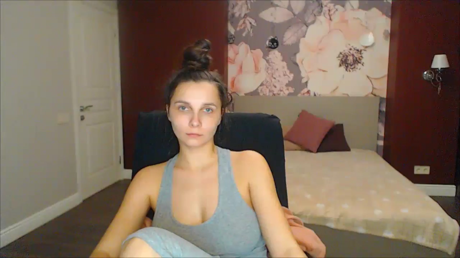 Gallery image thumbnail from Karina_Mils's myfreecams stream on, 02/21/2025, 19:50 image 16 of 20