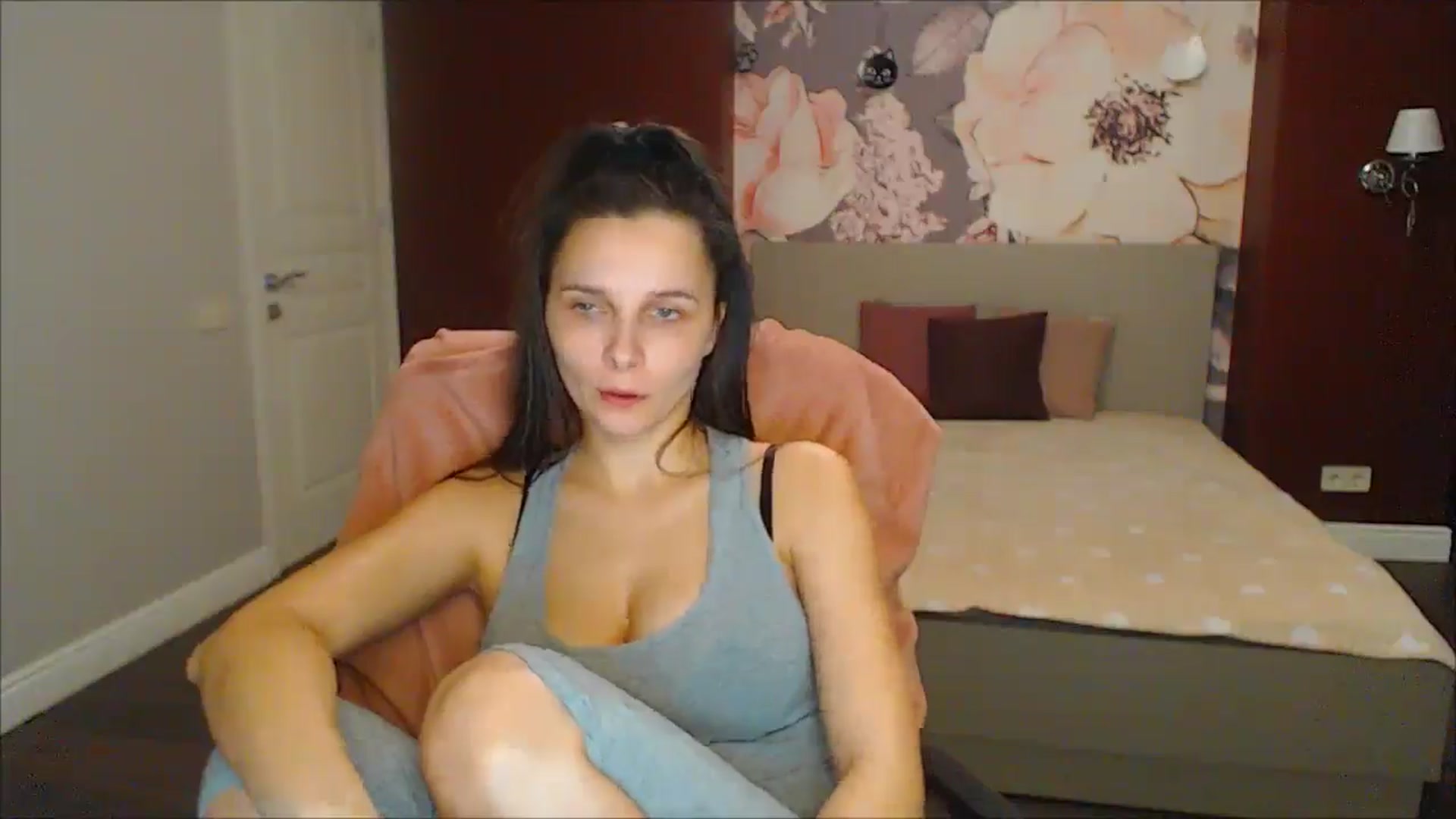 Gallery image thumbnail from Karina_Mils's myfreecams stream on, 02/22/2025, 19:19 image 10 of 20
