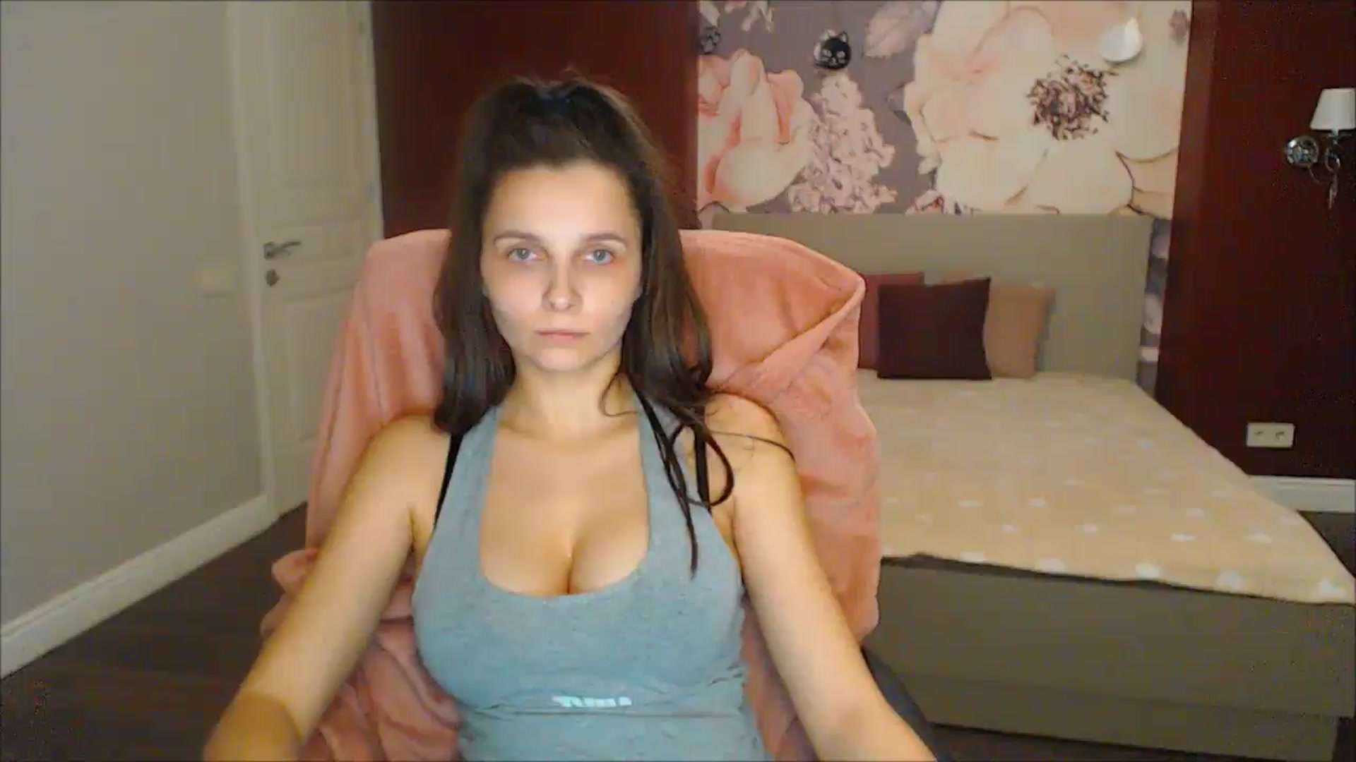 Gallery image thumbnail from Karina_Mils's myfreecams stream on, 02/22/2025, 20:15 image 16 of 20