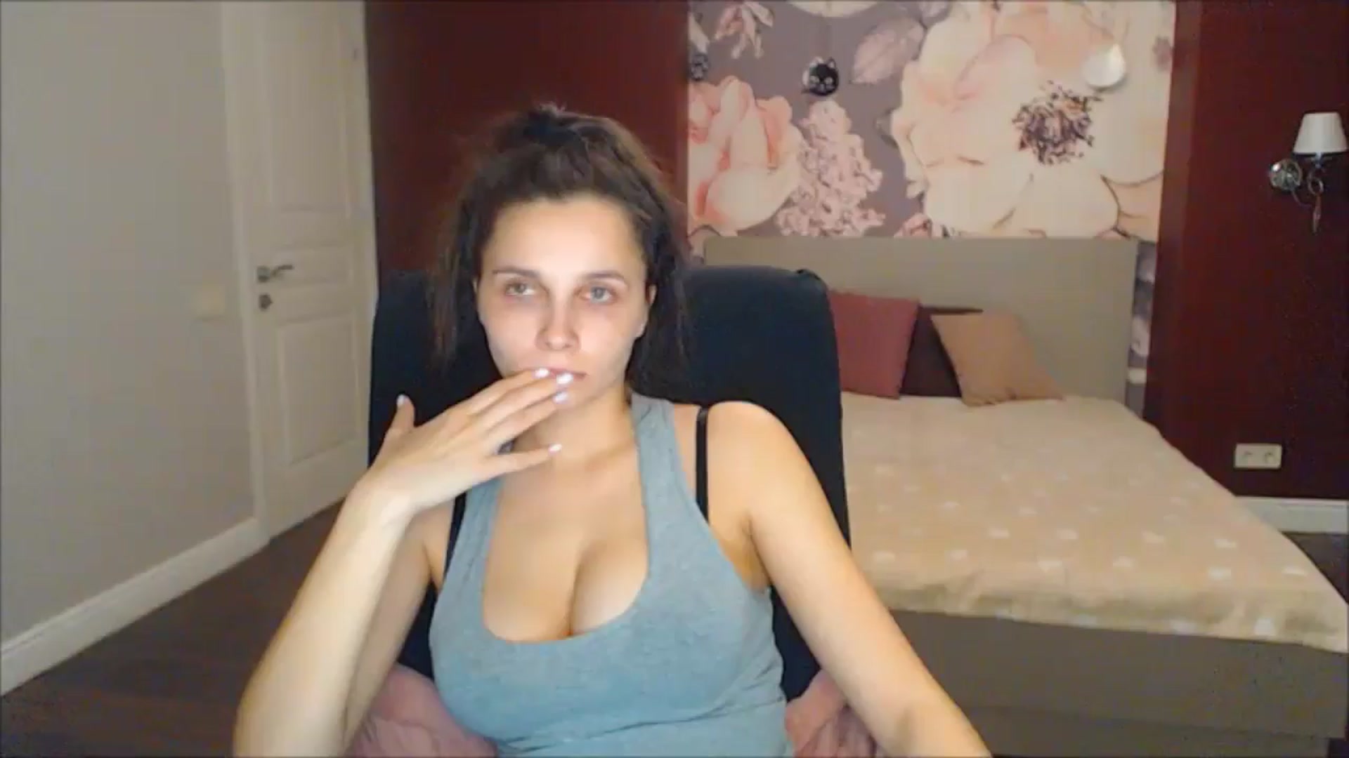 Gallery image thumbnail from Karina_Mils's myfreecams stream on, 02/23/2025, 17:39 image 11 of 20