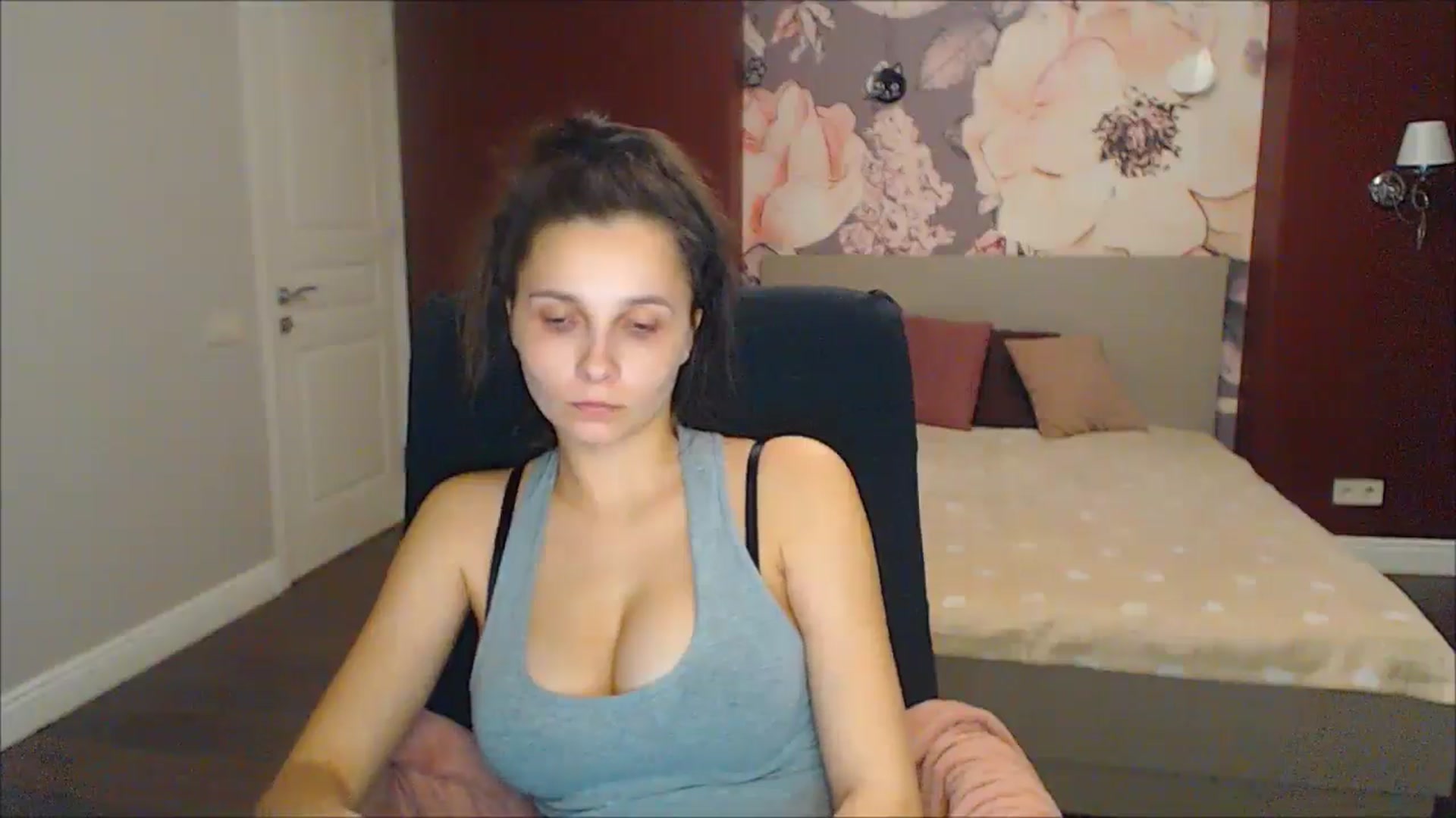 Gallery image thumbnail from Karina_Mils's myfreecams stream on, 02/23/2025, 17:39 image 14 of 20