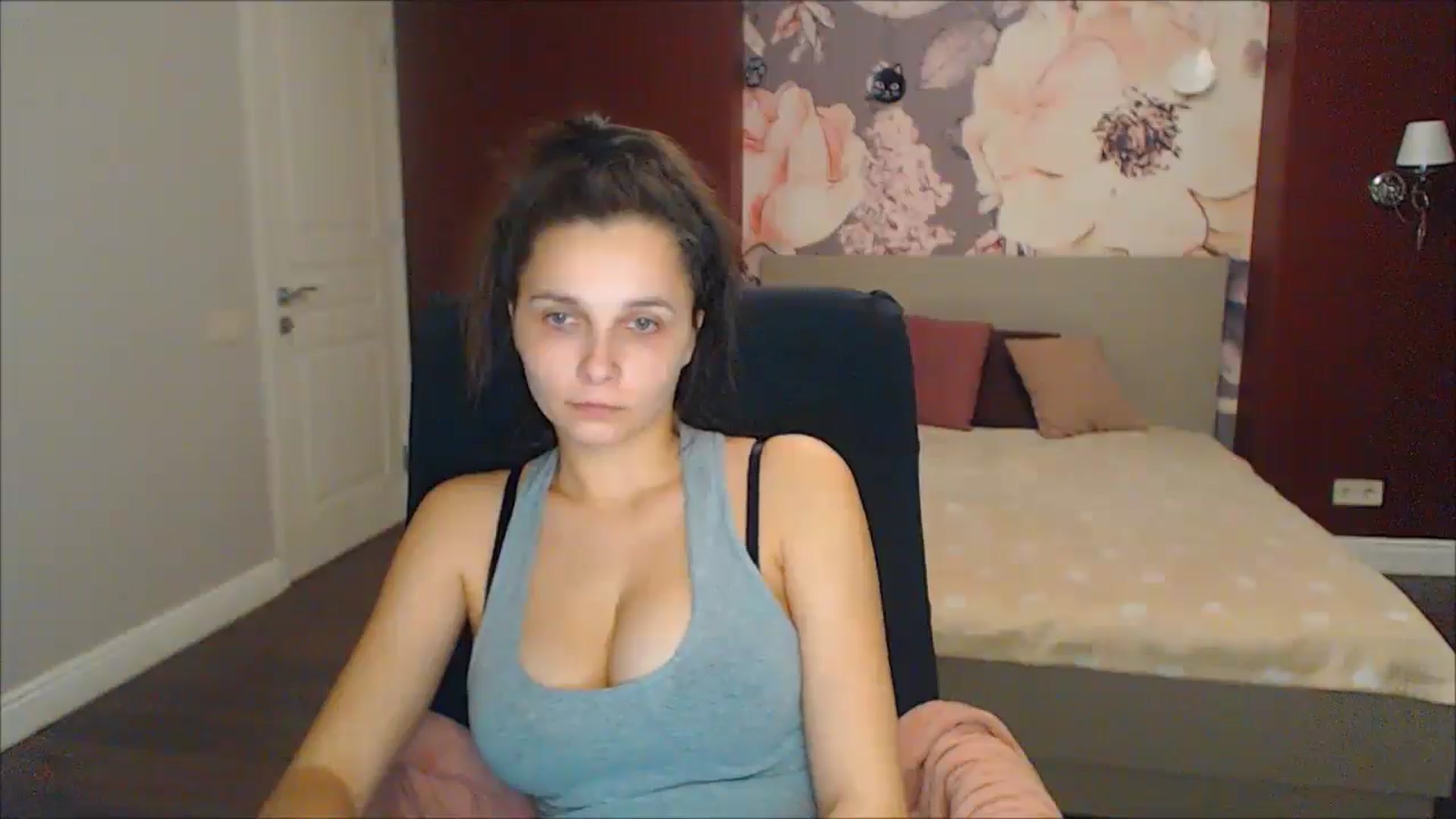 Gallery image thumbnail from Karina_Mils's myfreecams stream on, 02/23/2025, 17:39 image 15 of 20