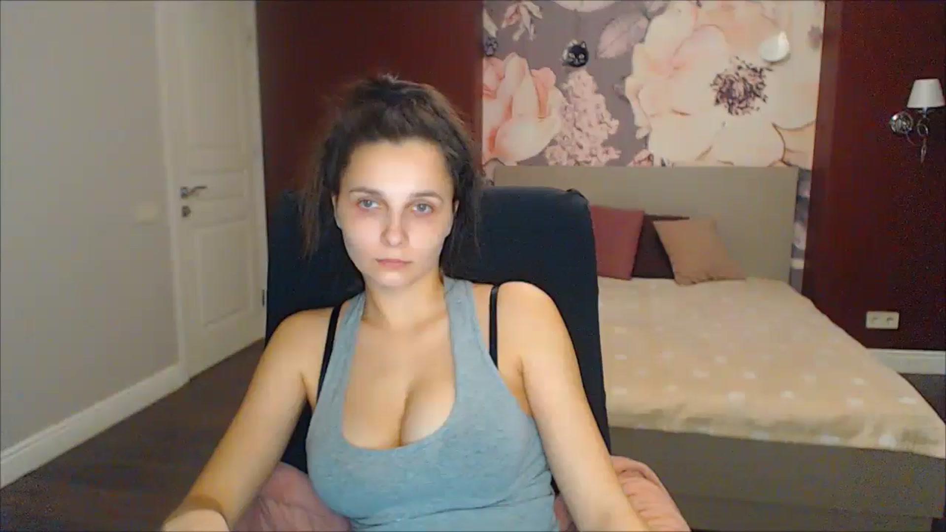 Gallery image thumbnail from Karina_Mils's myfreecams stream on, 02/23/2025, 17:39 image 13 of 20