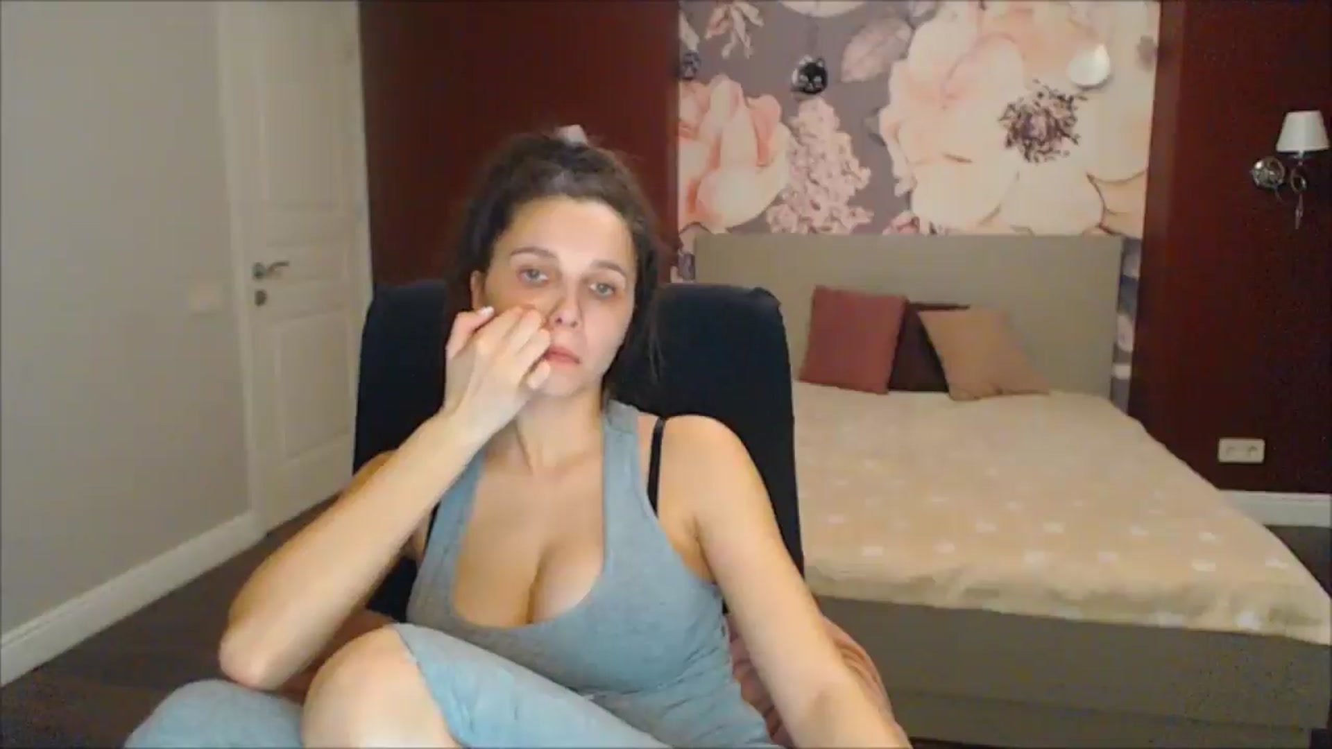 Gallery image thumbnail from Karina_Mils's myfreecams stream on, 02/23/2025, 18:27 image 6 of 20