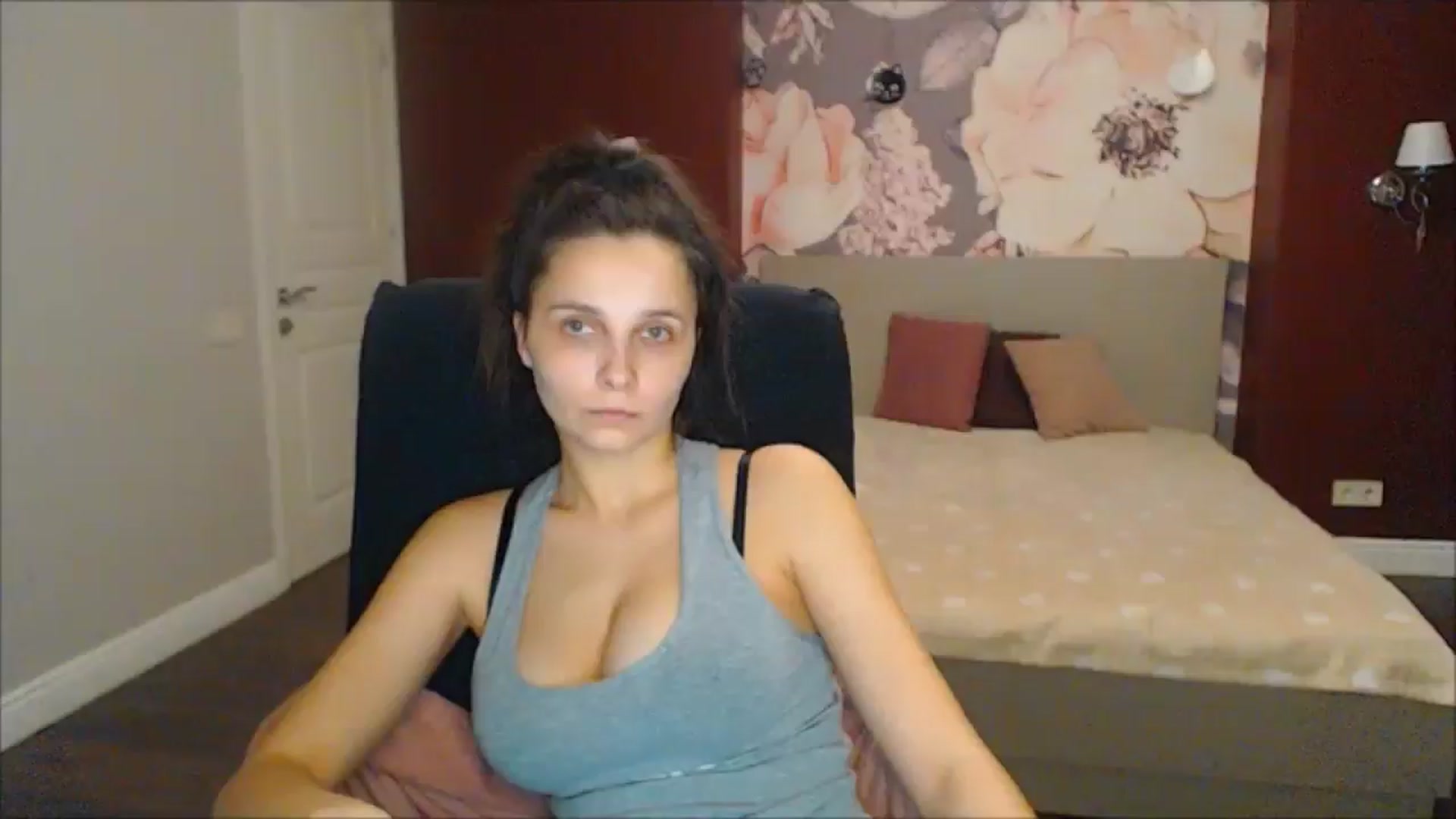 Gallery image thumbnail from Karina_Mils's myfreecams stream on, 02/23/2025, 18:27 image 18 of 20