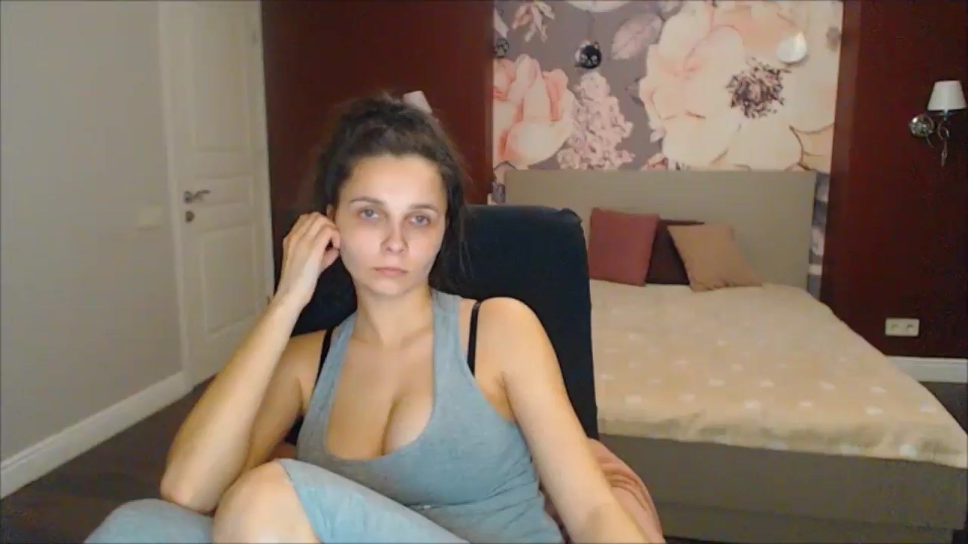 Gallery image thumbnail from Karina_Mils's myfreecams stream on, 02/23/2025, 18:27 image 11 of 20