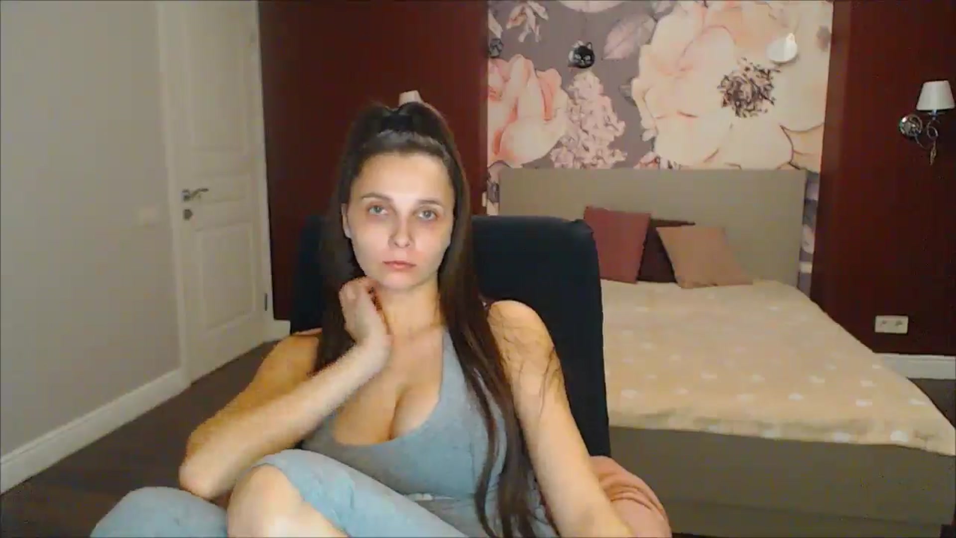 Gallery image thumbnail from Karina_Mils's myfreecams stream on, 02/23/2025, 19:19 image 15 of 20