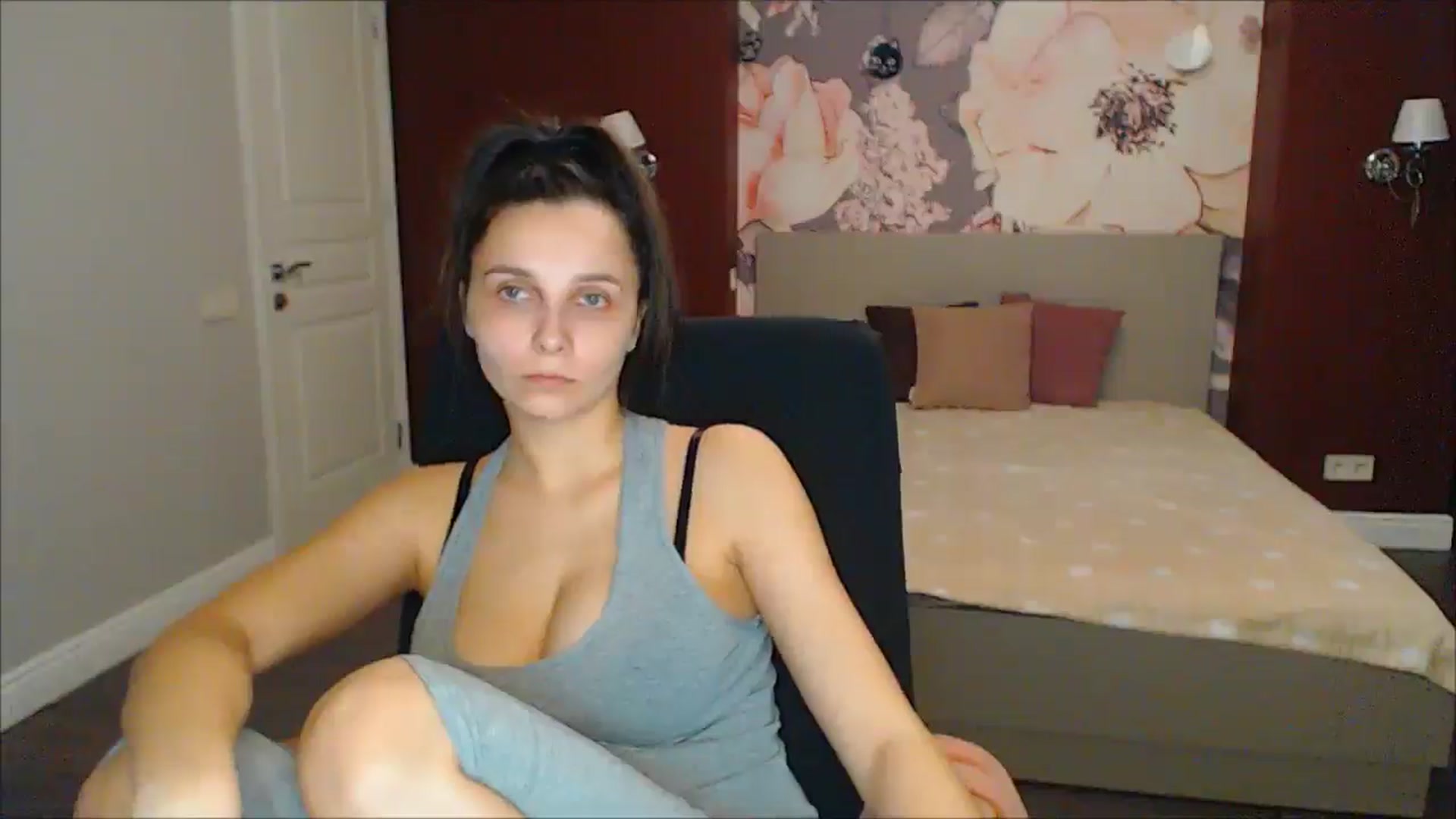 Gallery image thumbnail from Karina_Mils's myfreecams stream on, 03/01/2025, 14:48 image 6 of 20