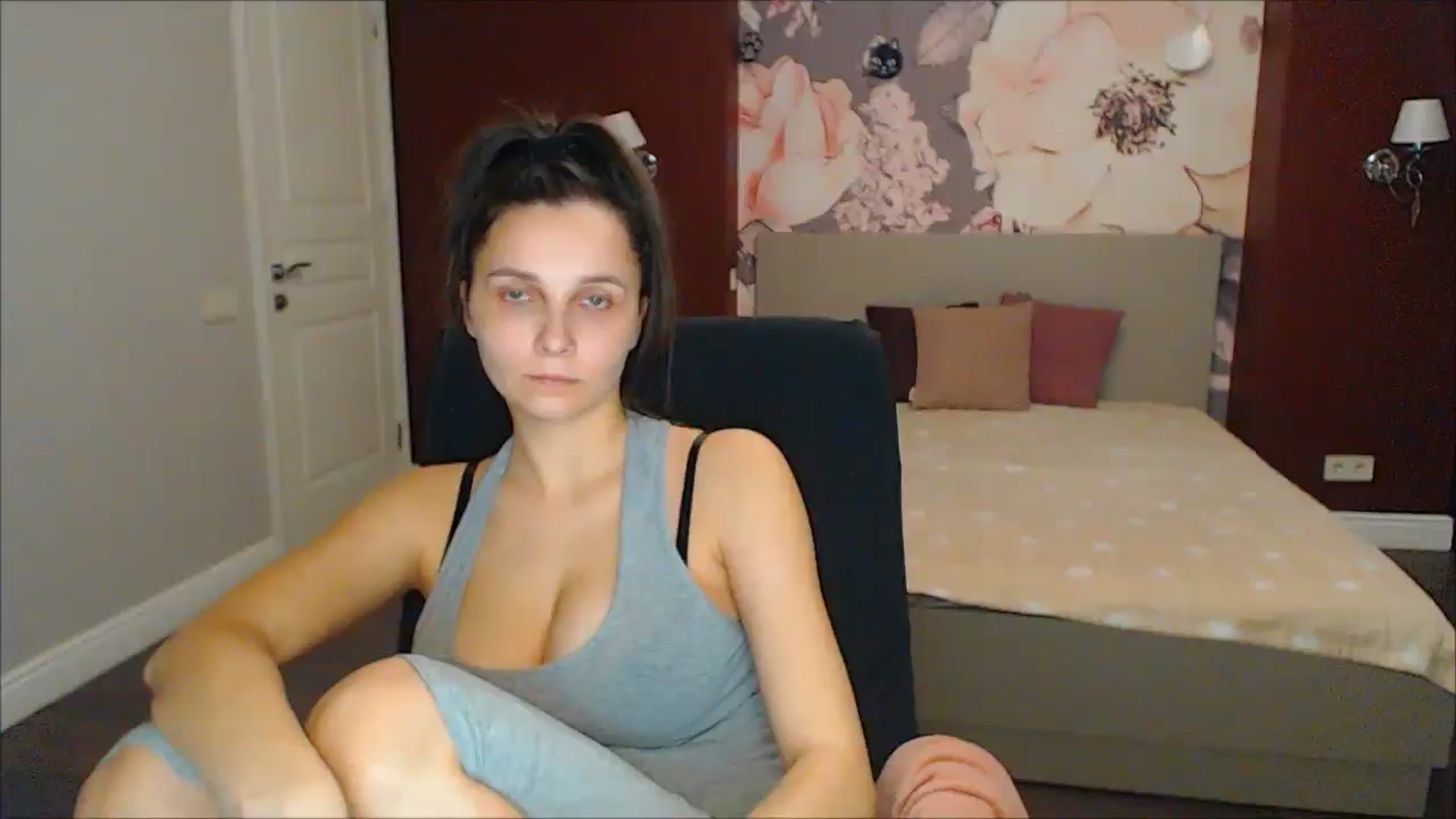 Gallery image thumbnail from Karina_Mils's myfreecams stream on, 03/01/2025, 14:48 image 4 of 20