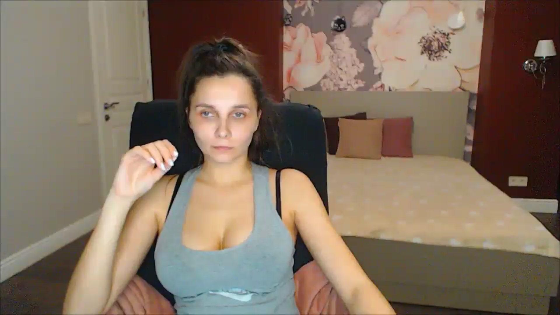 Gallery image thumbnail from Karina_Mils's myfreecams stream on, 03/01/2025, 18:14 image 19 of 20