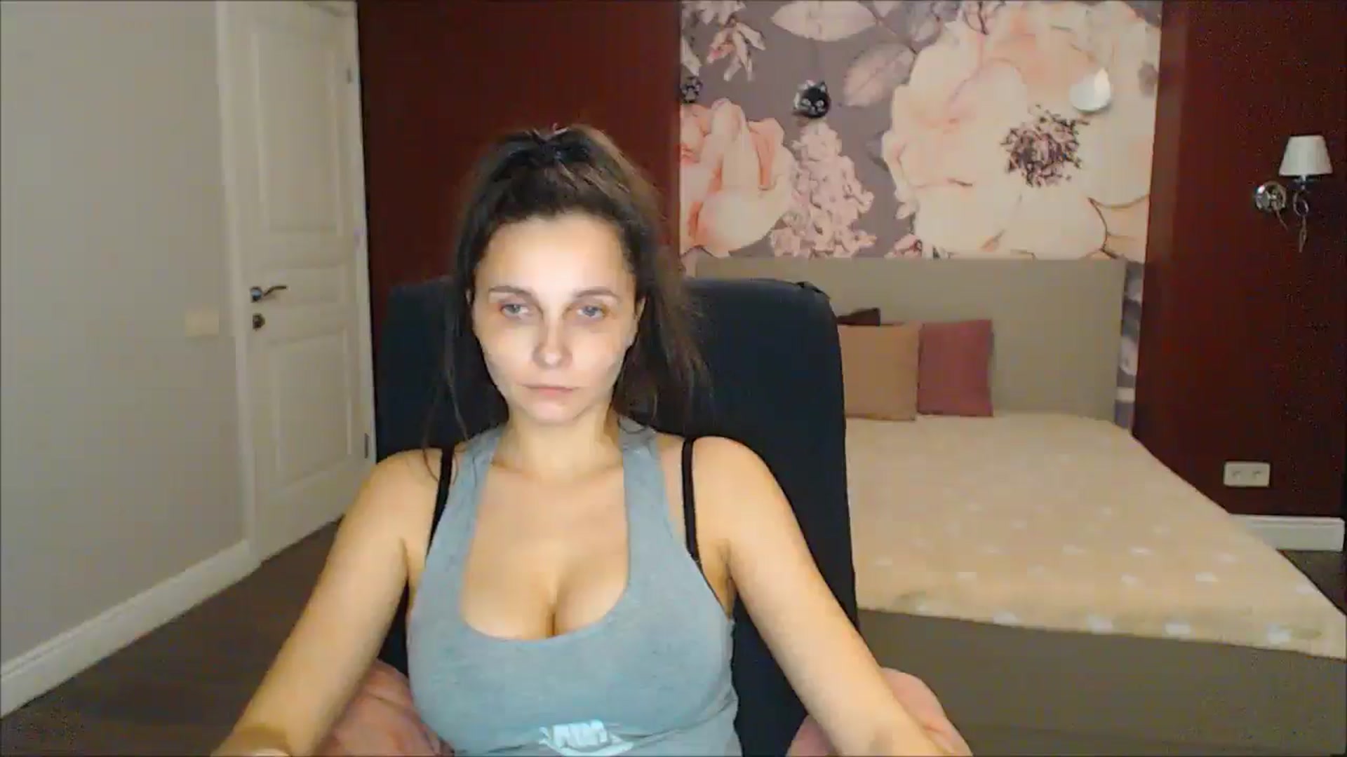 Gallery image thumbnail from Karina_Mils's myfreecams stream on, 03/01/2025, 19:56 image 9 of 20