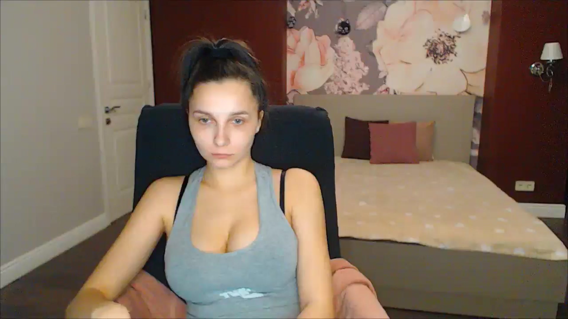 Gallery image thumbnail from Karina_Mils's myfreecams stream on, 03/02/2025, 16:28 image 8 of 20