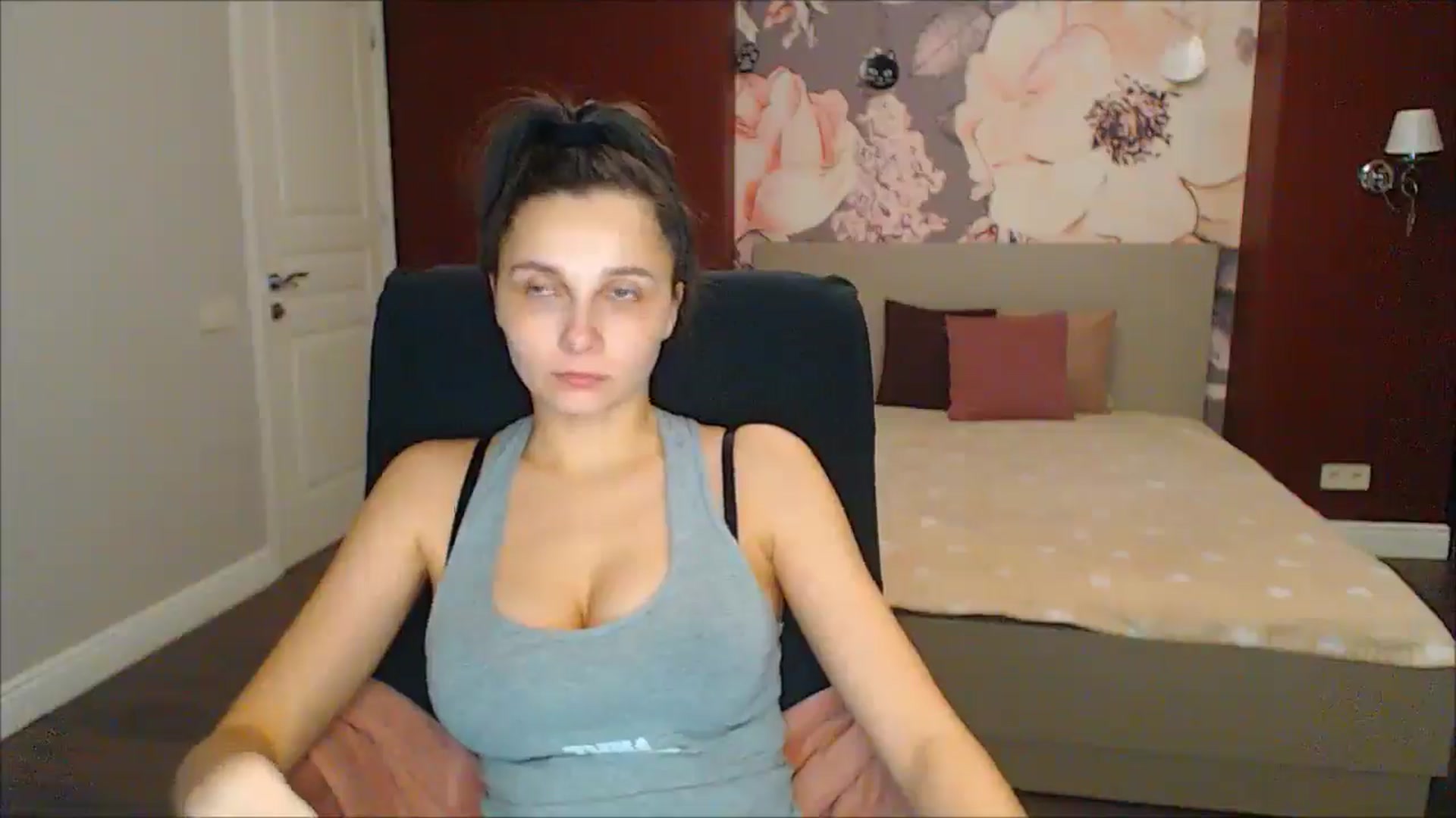 Gallery image thumbnail from Karina_Mils's myfreecams stream on, 03/02/2025, 16:28 image 4 of 20