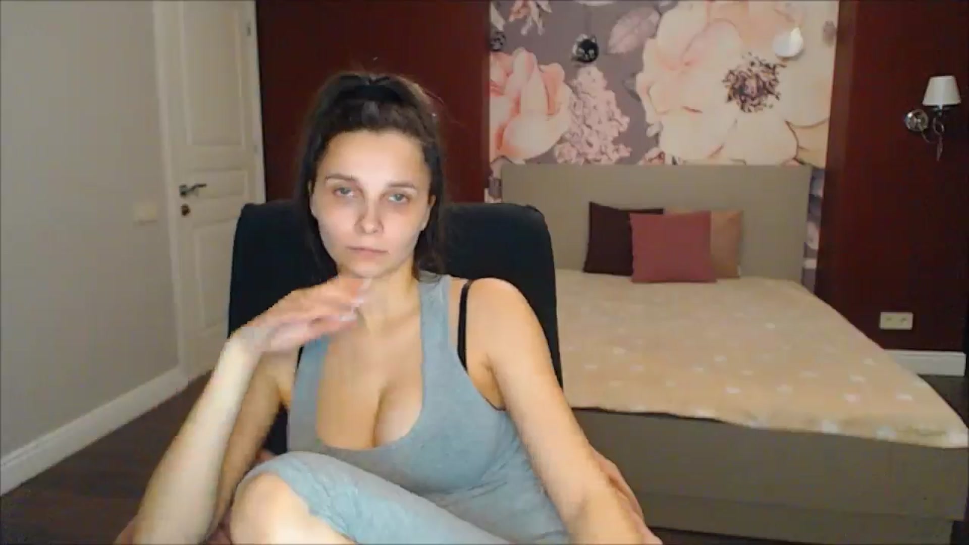 Gallery image thumbnail from Karina_Mils's myfreecams stream on, 03/02/2025, 19:29 image 8 of 20