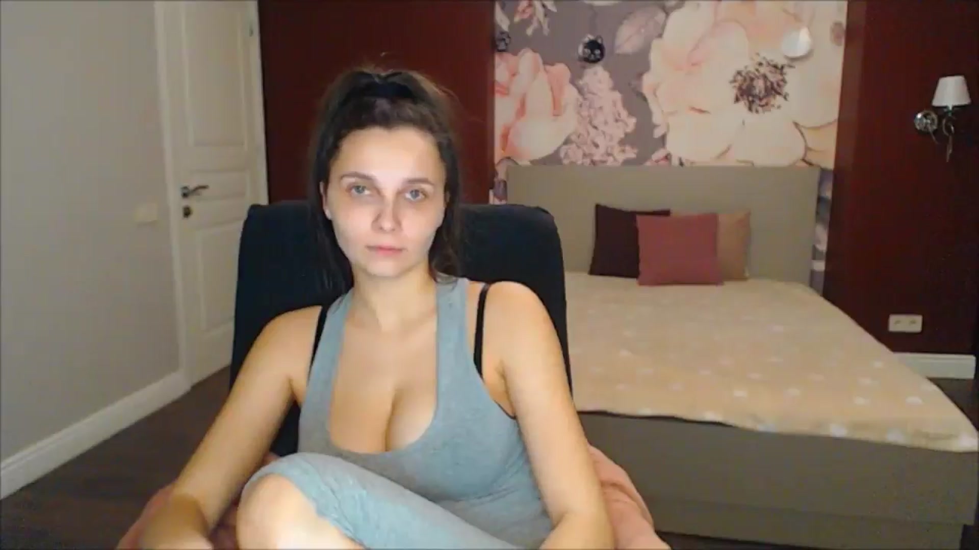 Gallery image thumbnail from Karina_Mils's myfreecams stream on, 03/02/2025, 19:29 image 5 of 20