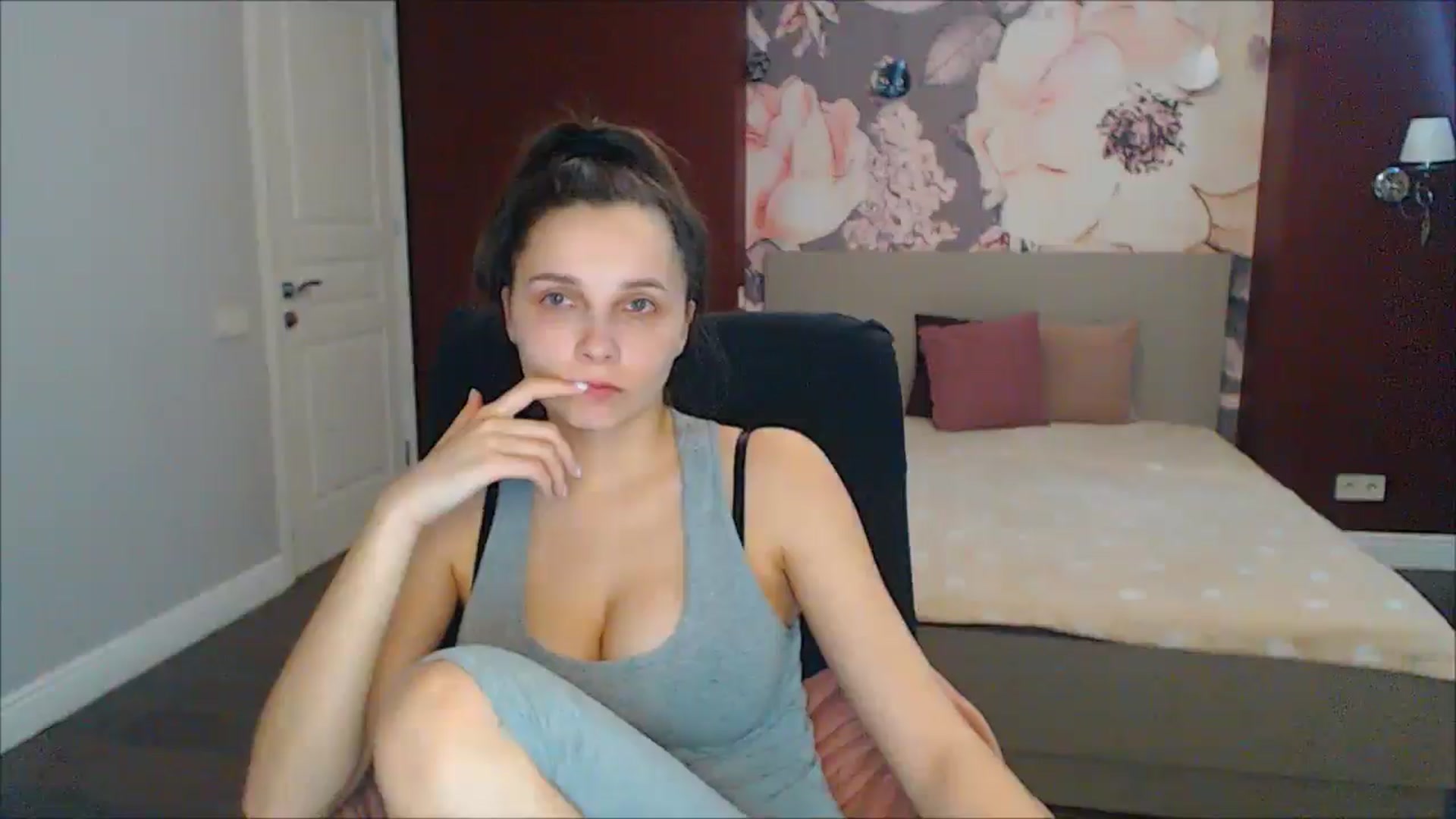Gallery image thumbnail from Karina_Mils's myfreecams stream on, 03/03/2025, 13:13 image 2 of 20