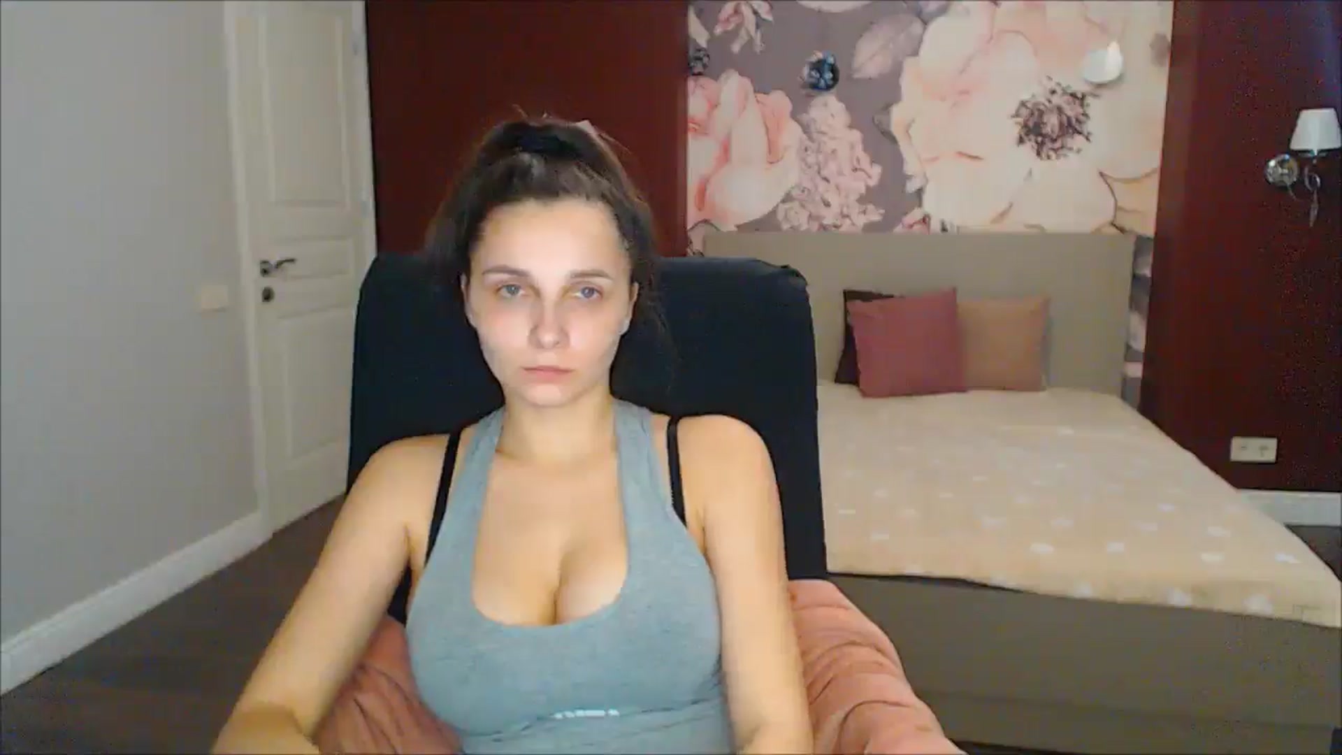 Gallery image thumbnail from Karina_Mils's myfreecams stream on, 03/03/2025, 13:13 image 15 of 20