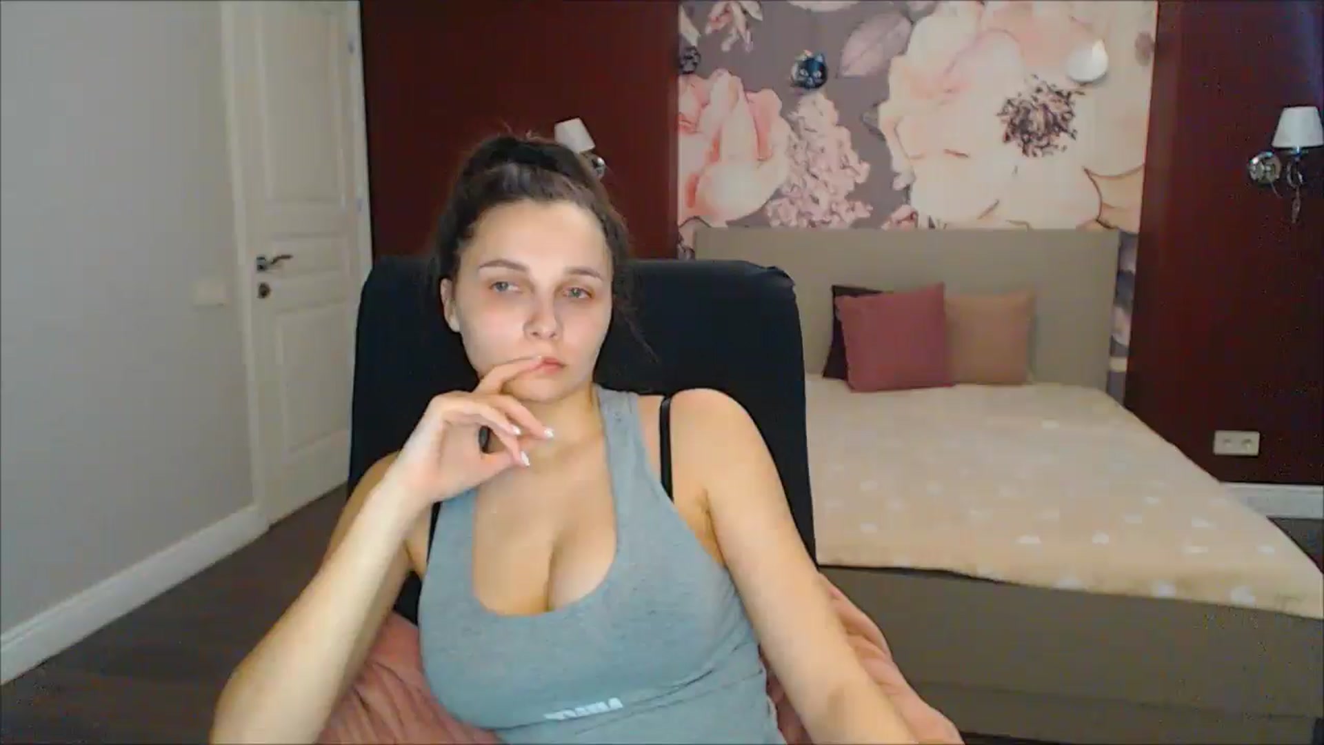 Gallery image thumbnail from Karina_Mils's myfreecams stream on, 03/03/2025, 13:13 image 11 of 20