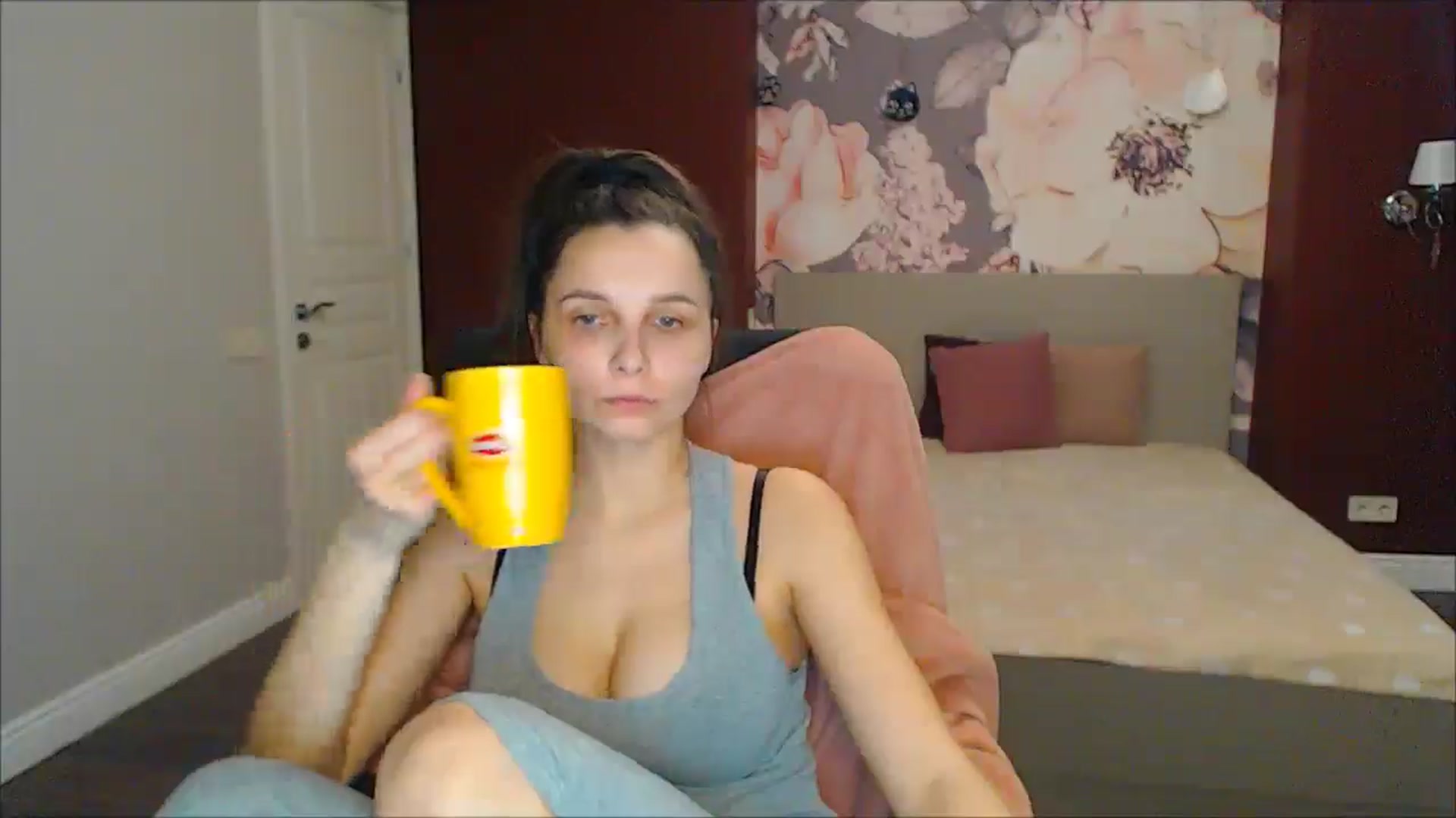 Gallery image thumbnail from Karina_Mils's myfreecams stream on, 03/03/2025, 15:11 image 4 of 20