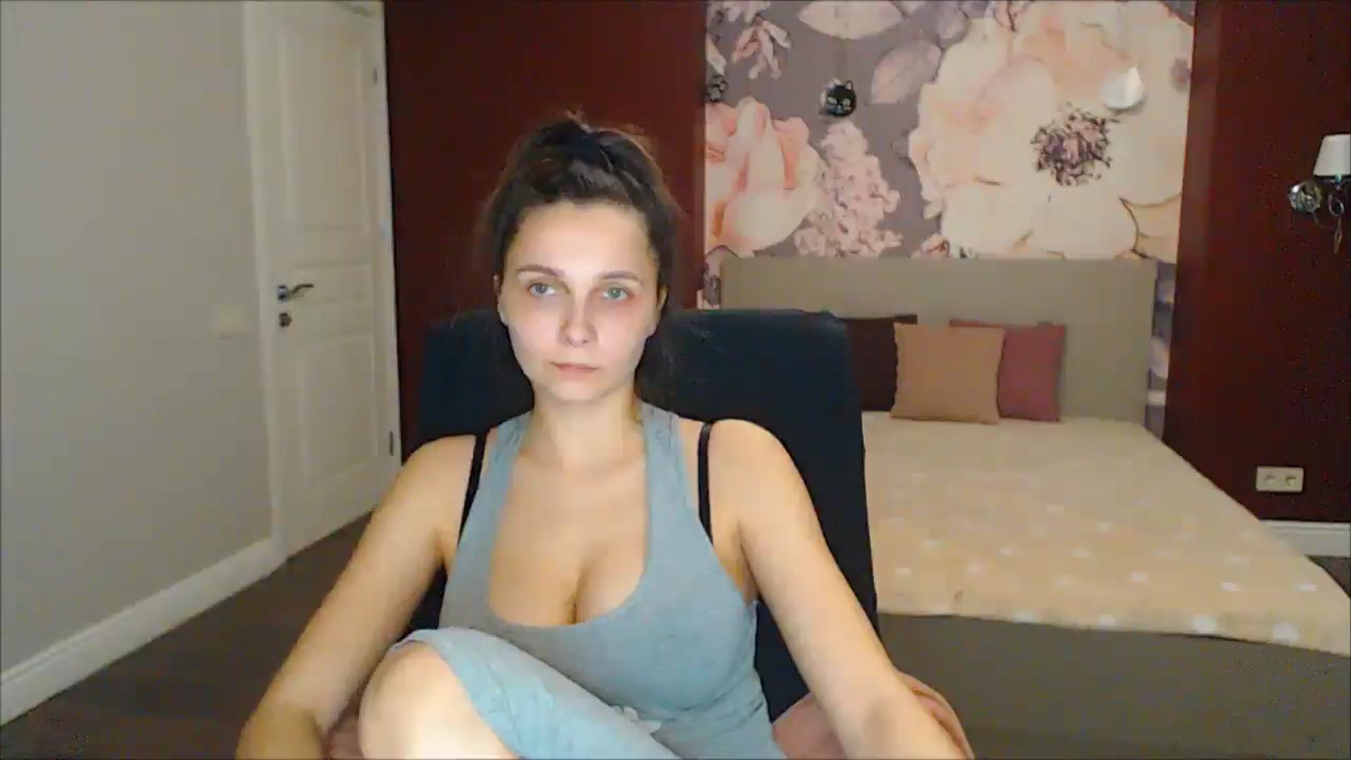 Gallery image thumbnail from Karina_Mils's myfreecams stream on, 03/07/2025, 17:59 image 2 of 20