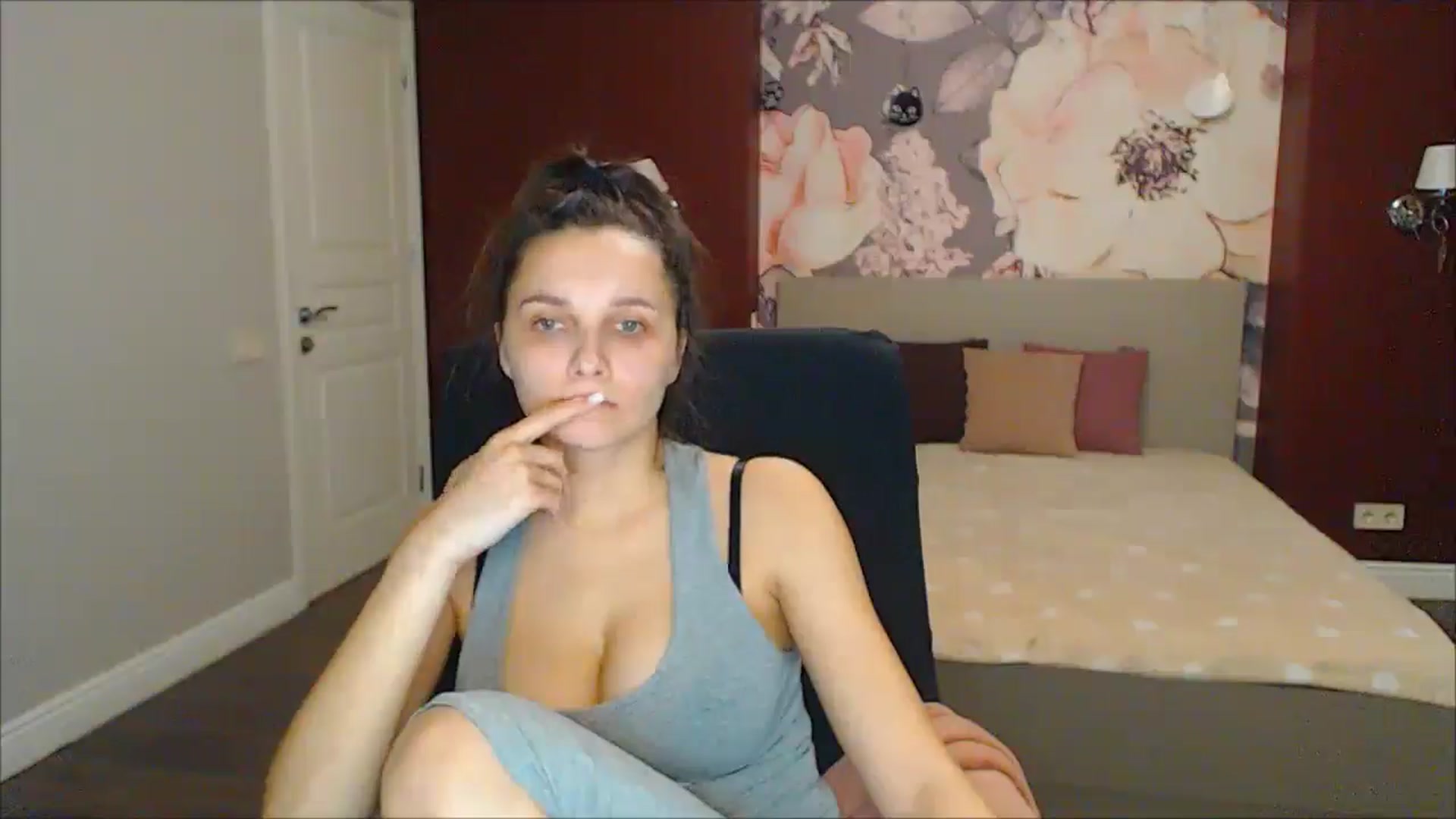 Gallery image thumbnail from Karina_Mils's myfreecams stream on, 03/07/2025, 17:59 image 18 of 20