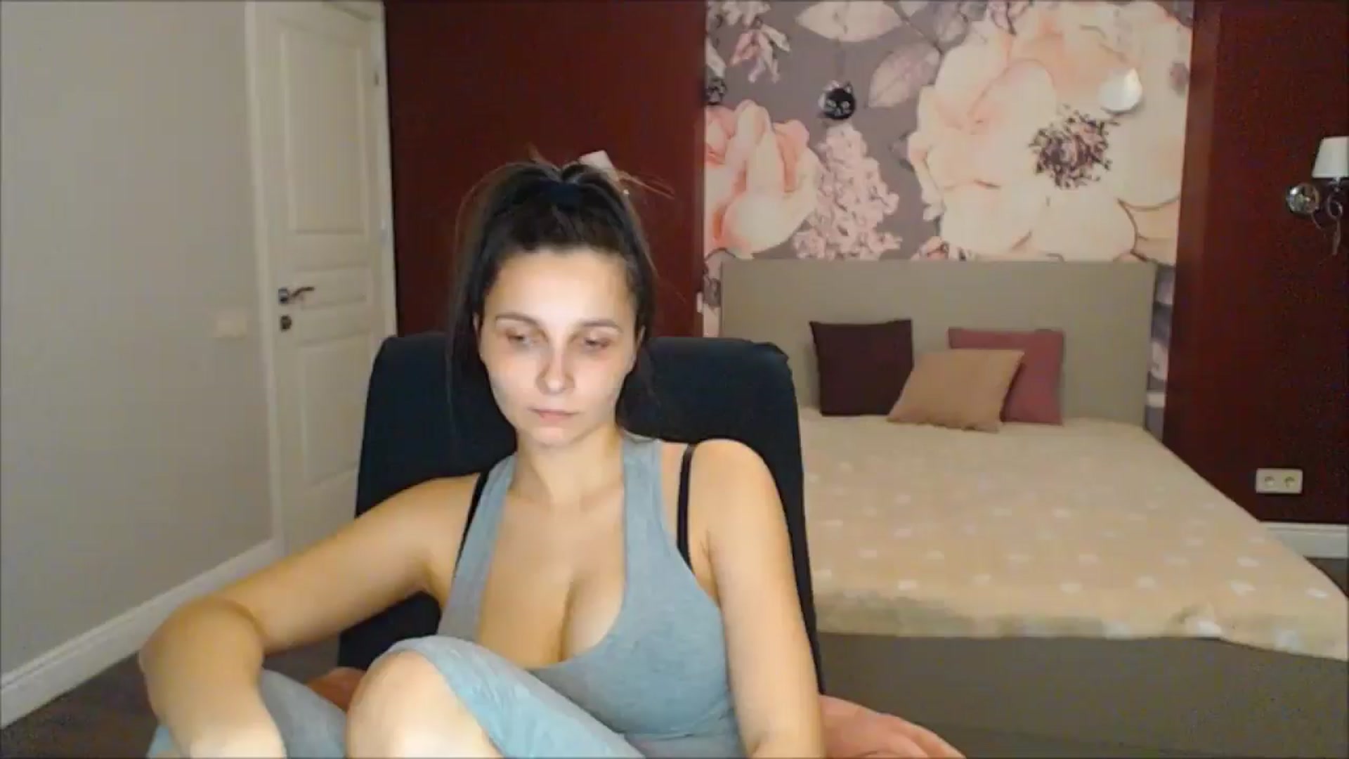 Gallery image thumbnail from Karina_Mils's myfreecams stream on, 03/07/2025, 21:23 image 8 of 20
