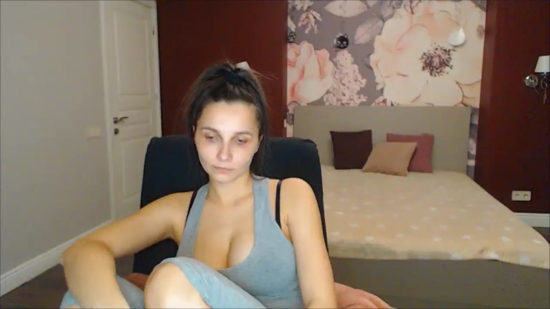 Gallery image thumbnail from Karina_Mils's myfreecams stream on, 03/07/2025, 21:23 image 3 of 20