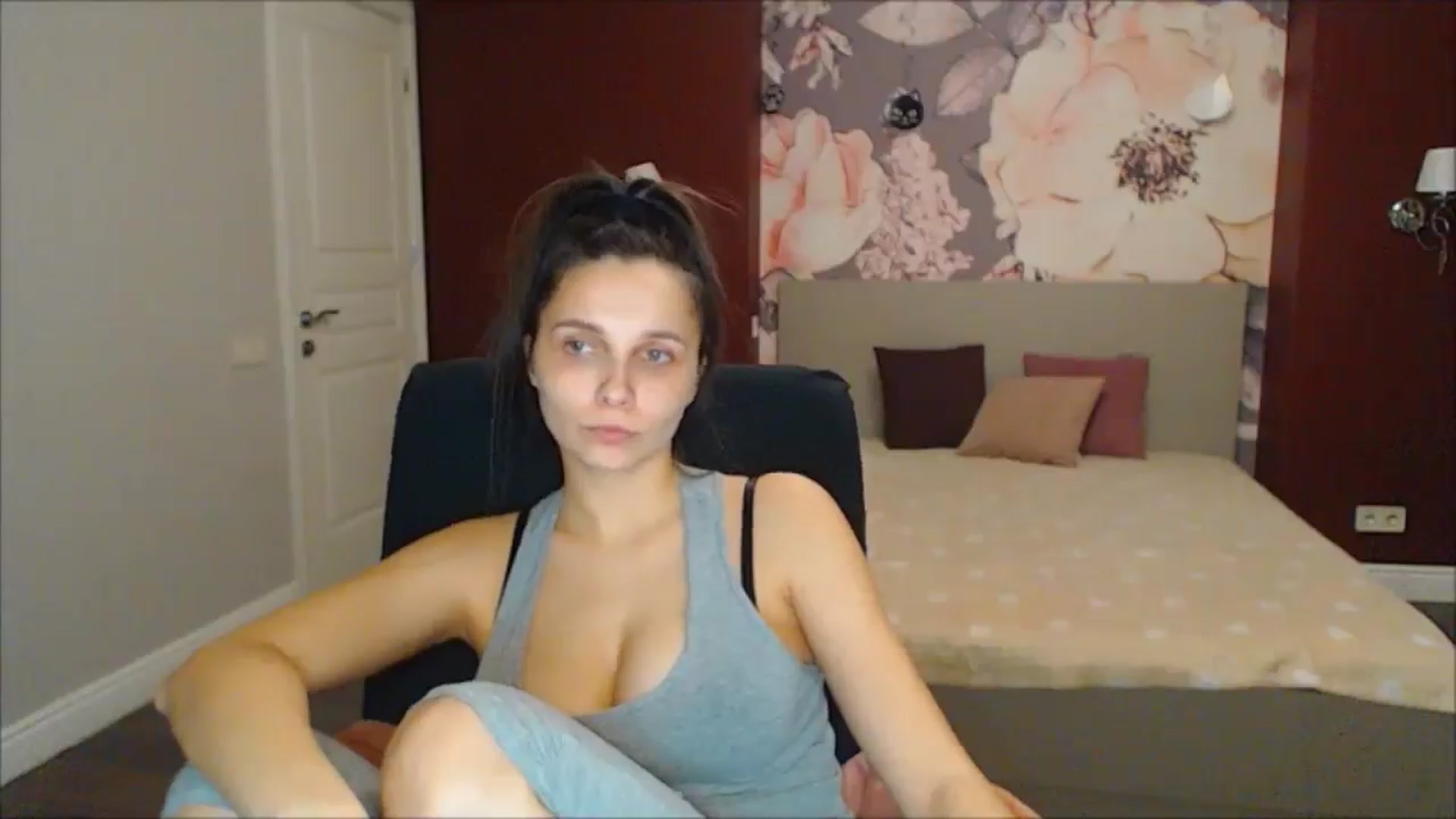 Gallery image thumbnail from Karina_Mils's myfreecams stream on, 03/07/2025, 21:23 image 5 of 20