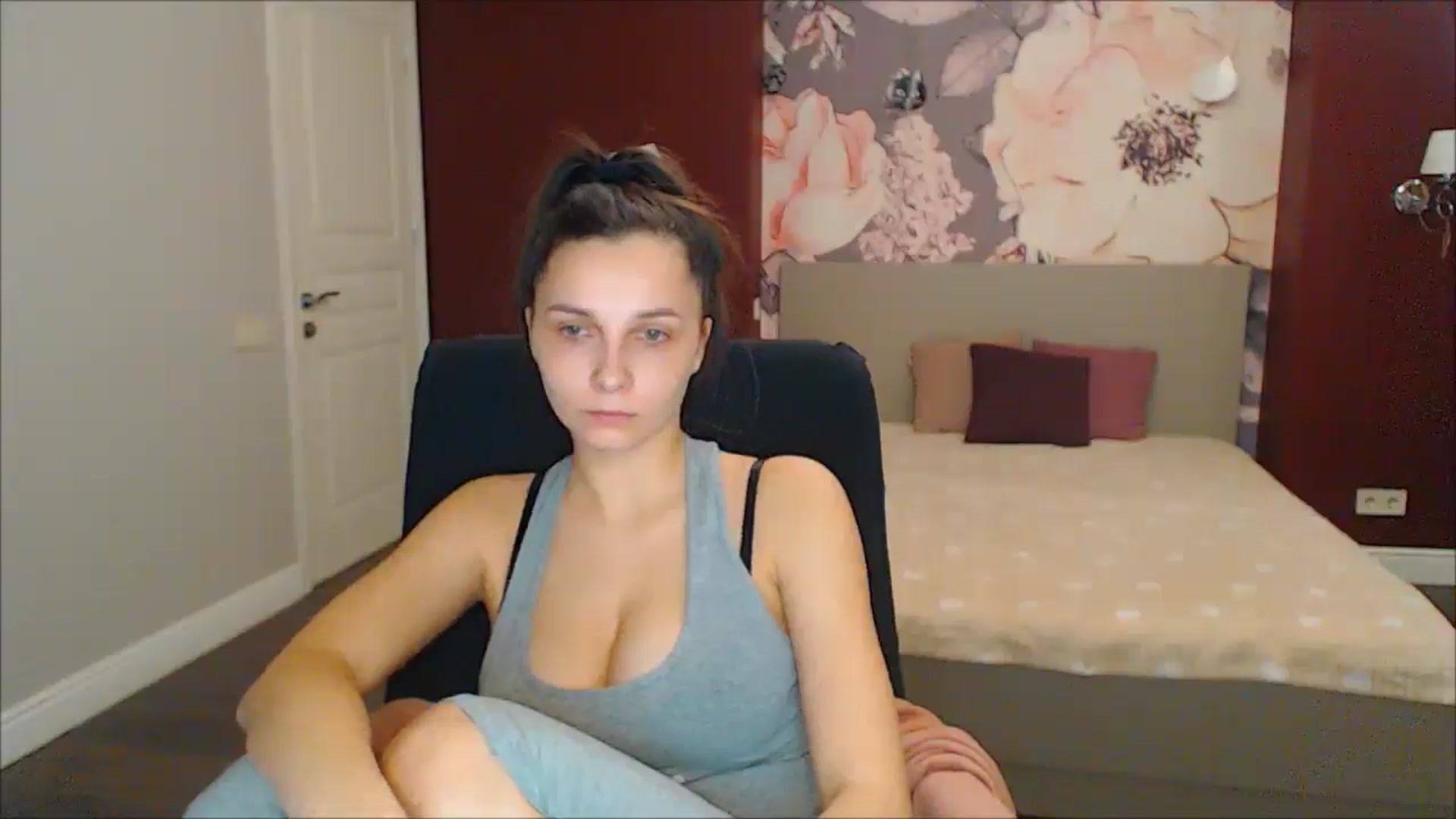 Gallery image thumbnail from Karina_Mils's myfreecams stream on, 03/08/2025, 15:33 image 5 of 20