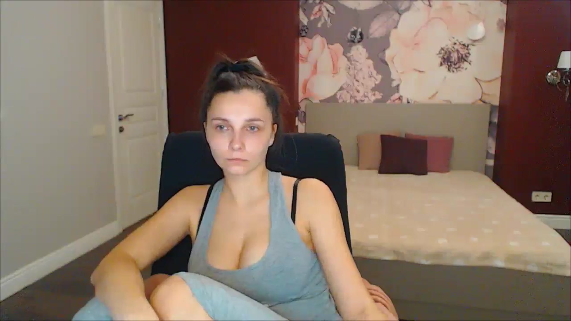 Gallery image thumbnail from Karina_Mils's myfreecams stream on, 03/08/2025, 15:33 image 4 of 20