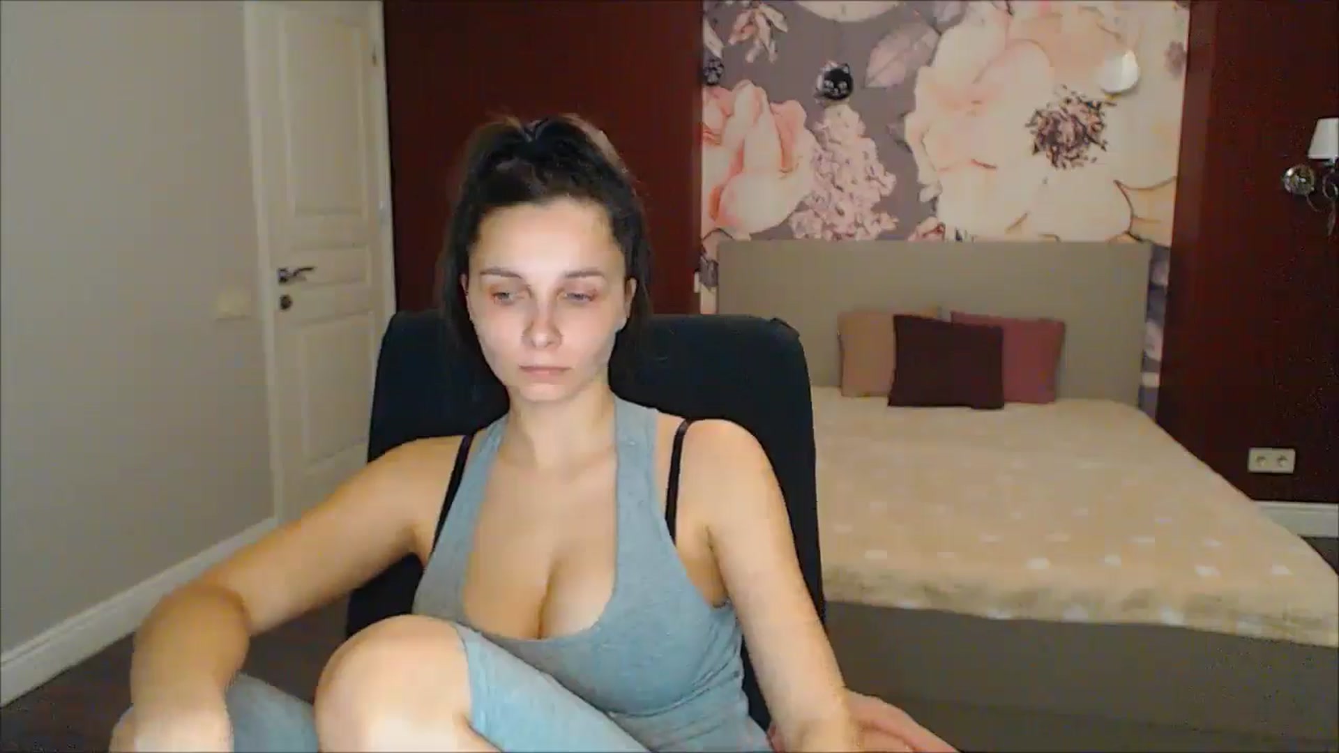 Gallery image thumbnail from Karina_Mils's myfreecams stream on, 03/08/2025, 16:32 image 11 of 20