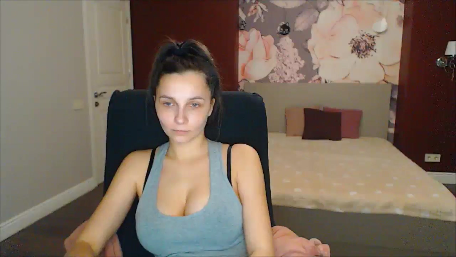 Gallery image thumbnail from Karina_Mils's myfreecams stream on, 03/08/2025, 16:32 image 20 of 20
