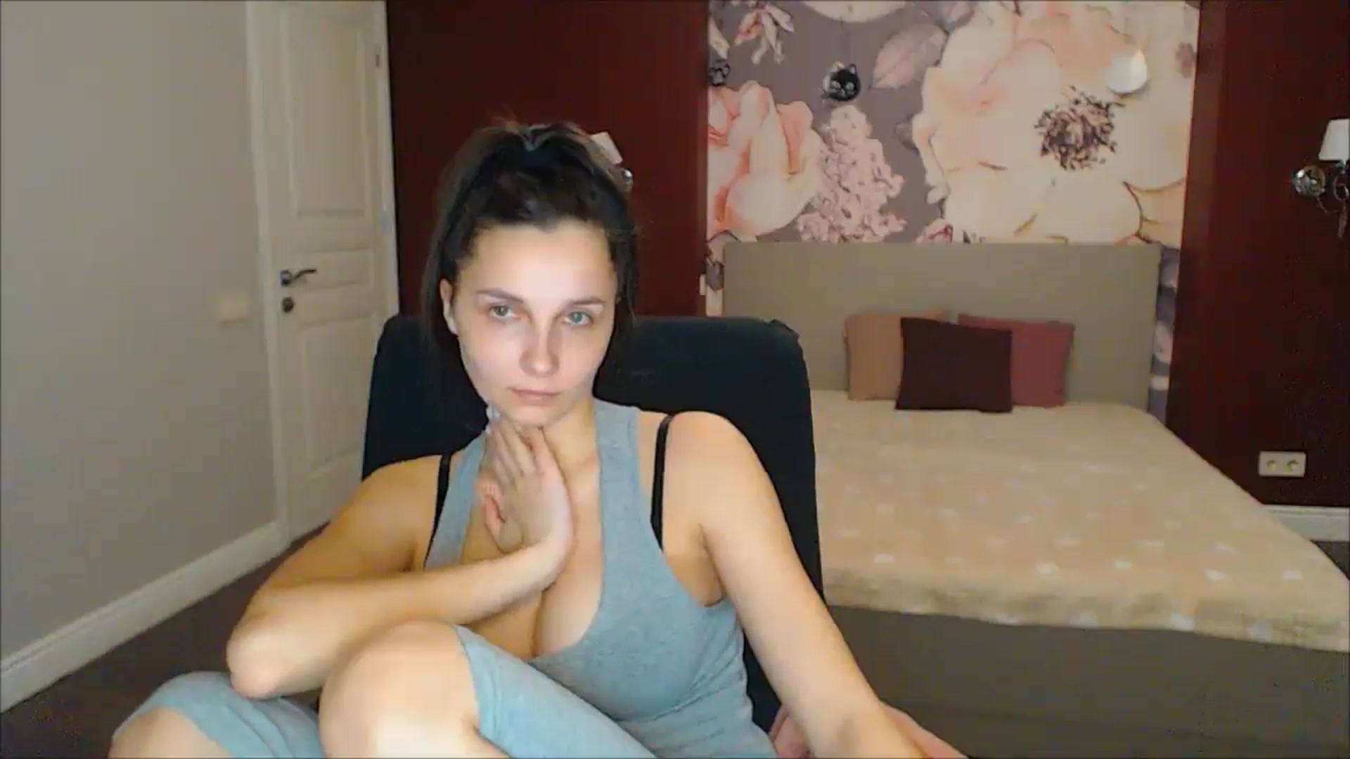 Gallery image thumbnail from Karina_Mils's myfreecams stream on, 03/08/2025, 16:32 image 9 of 20