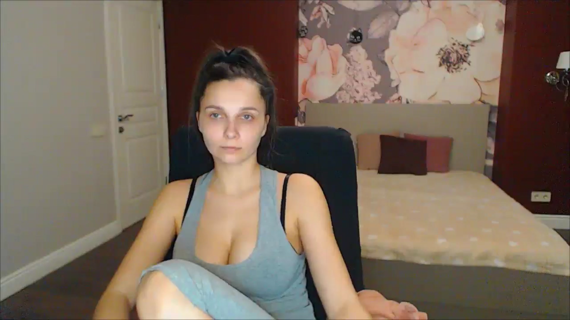 Gallery image thumbnail from Karina_Mils's myfreecams stream on, 03/08/2025, 16:32 image 17 of 20