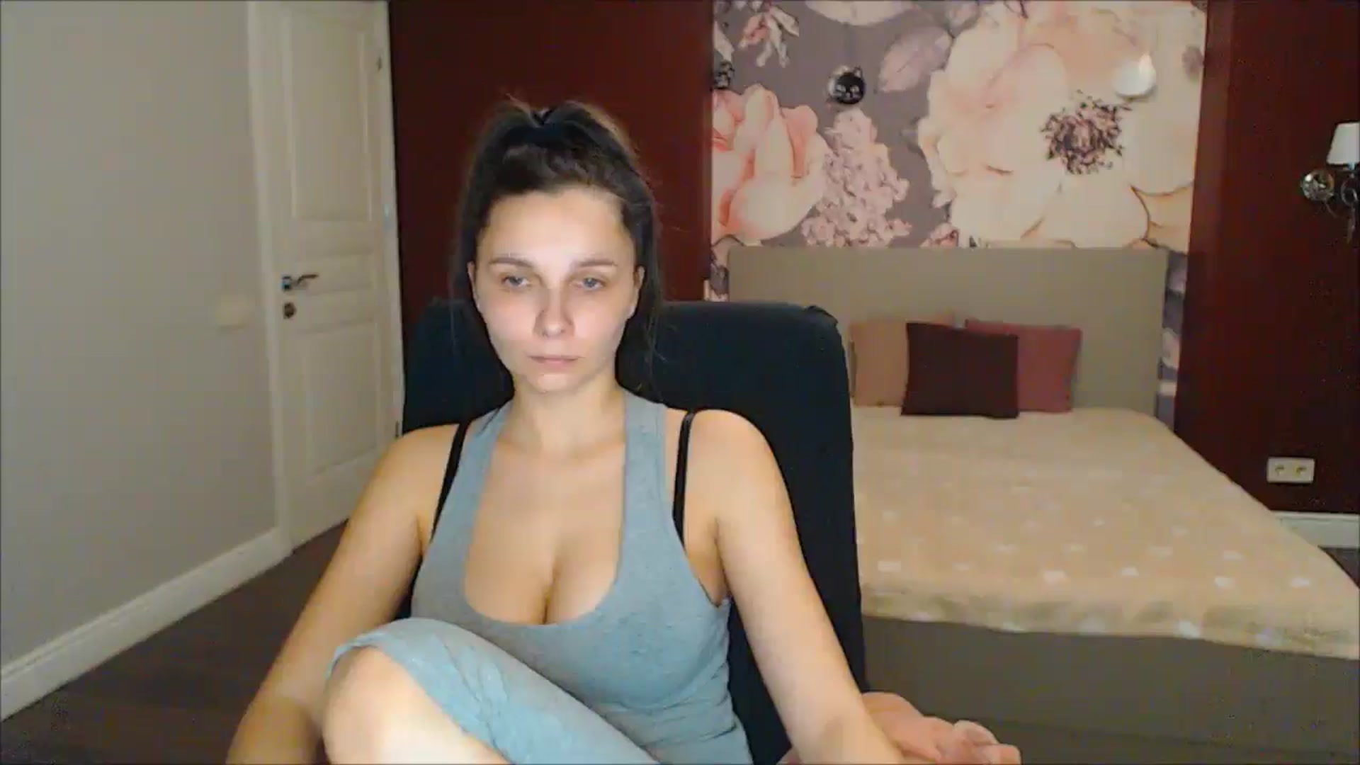 Gallery image thumbnail from Karina_Mils's myfreecams stream on, 03/08/2025, 16:32 image 16 of 20