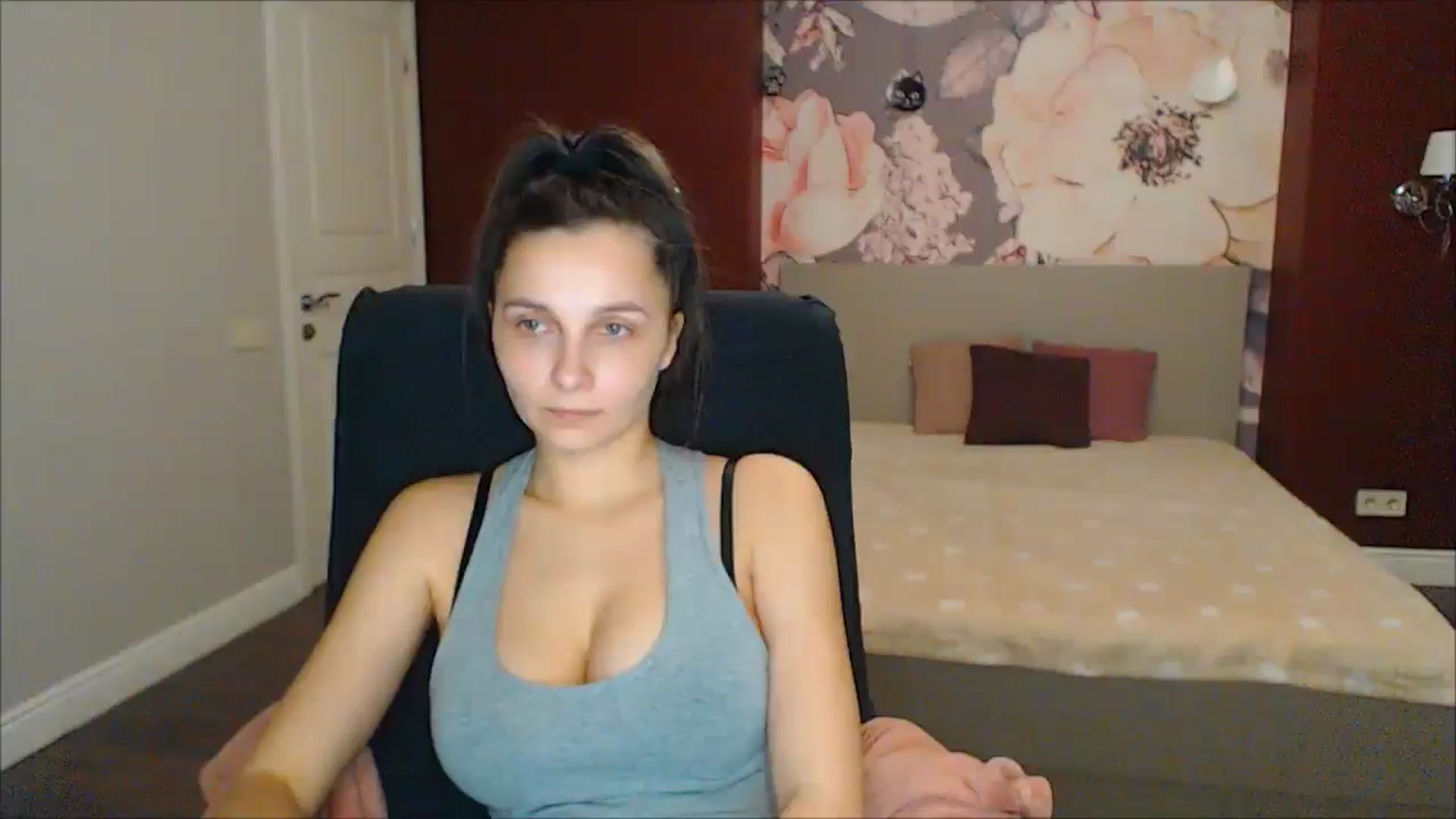 Gallery image thumbnail from Karina_Mils's myfreecams stream on, 03/08/2025, 16:32 image 19 of 20