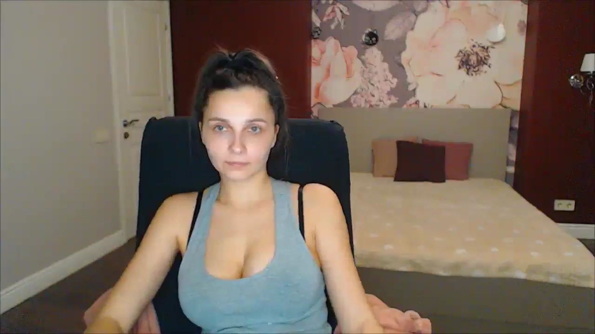Gallery image thumbnail from Karina_Mils's myfreecams stream on, 03/08/2025, 16:32 image 18 of 20