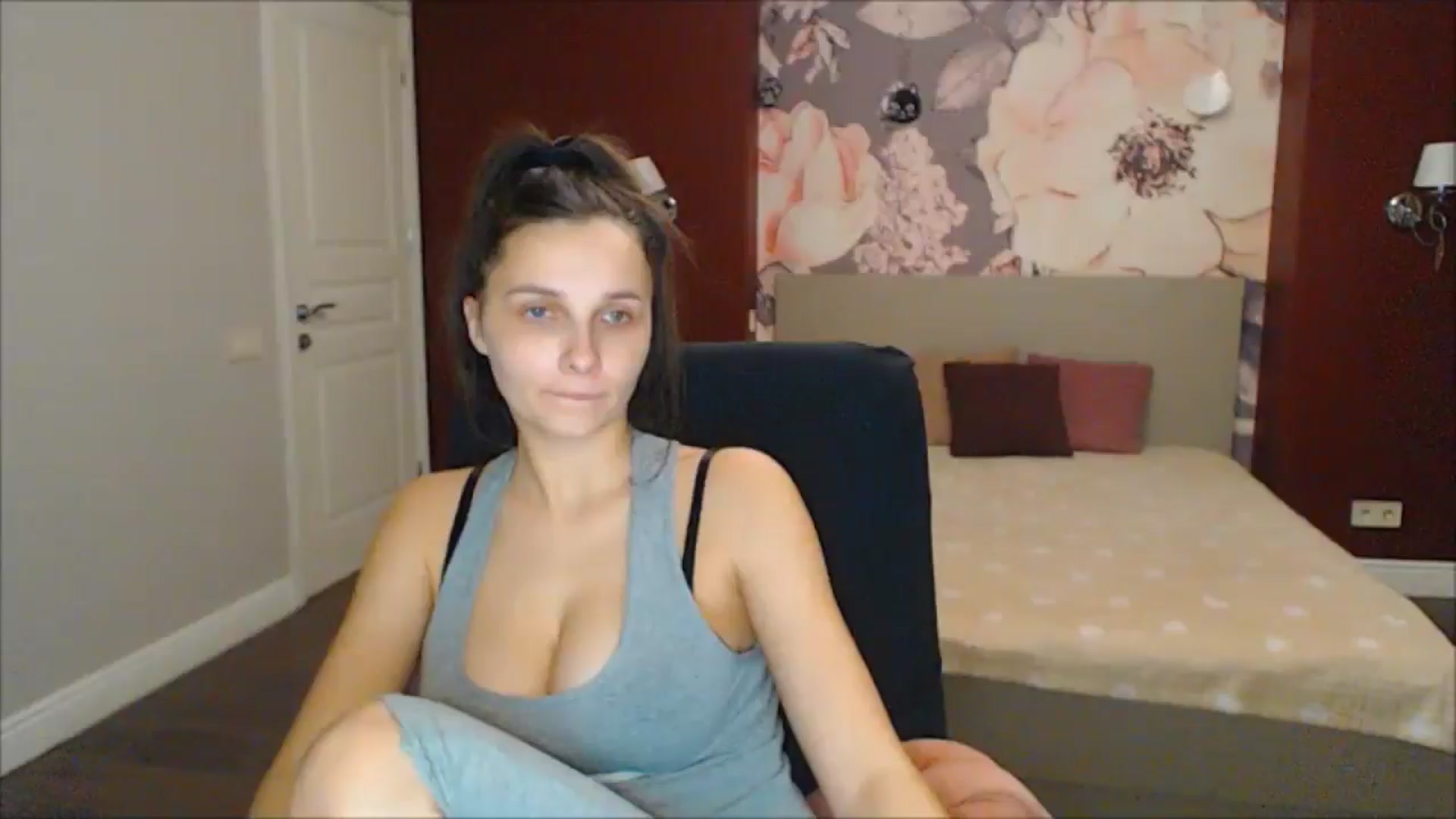 Gallery image thumbnail from Karina_Mils's myfreecams stream on, 03/08/2025, 17:25 image 20 of 20