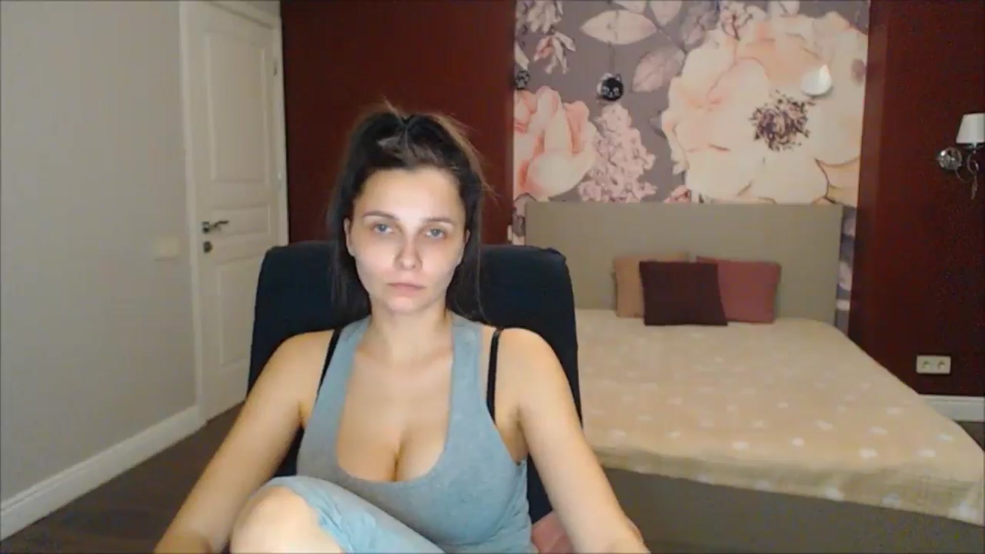 Gallery image thumbnail from Karina_Mils's myfreecams stream on, 03/08/2025, 18:57 image 2 of 20
