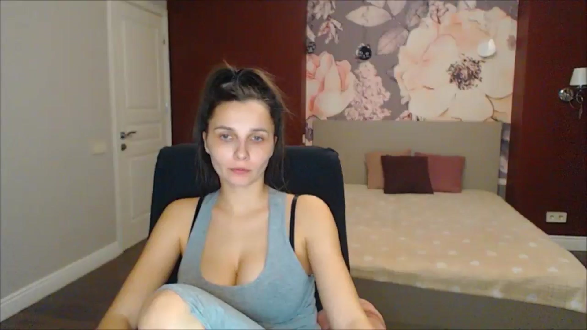 Gallery image thumbnail from Karina_Mils's myfreecams stream on, 03/08/2025, 18:57 image 4 of 20
