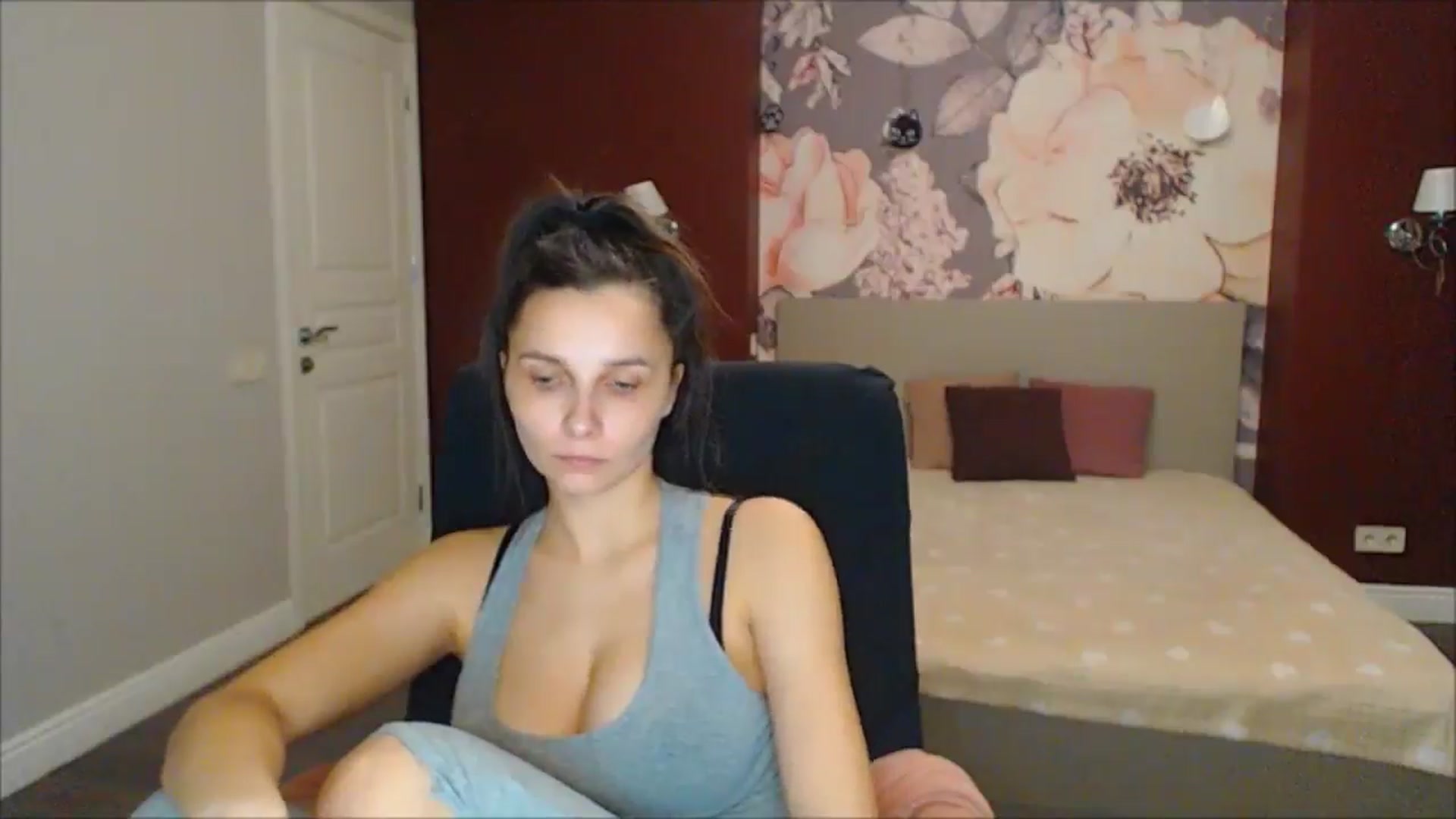 Gallery image thumbnail from Karina_Mils's myfreecams stream on, 03/08/2025, 18:57 image 19 of 20