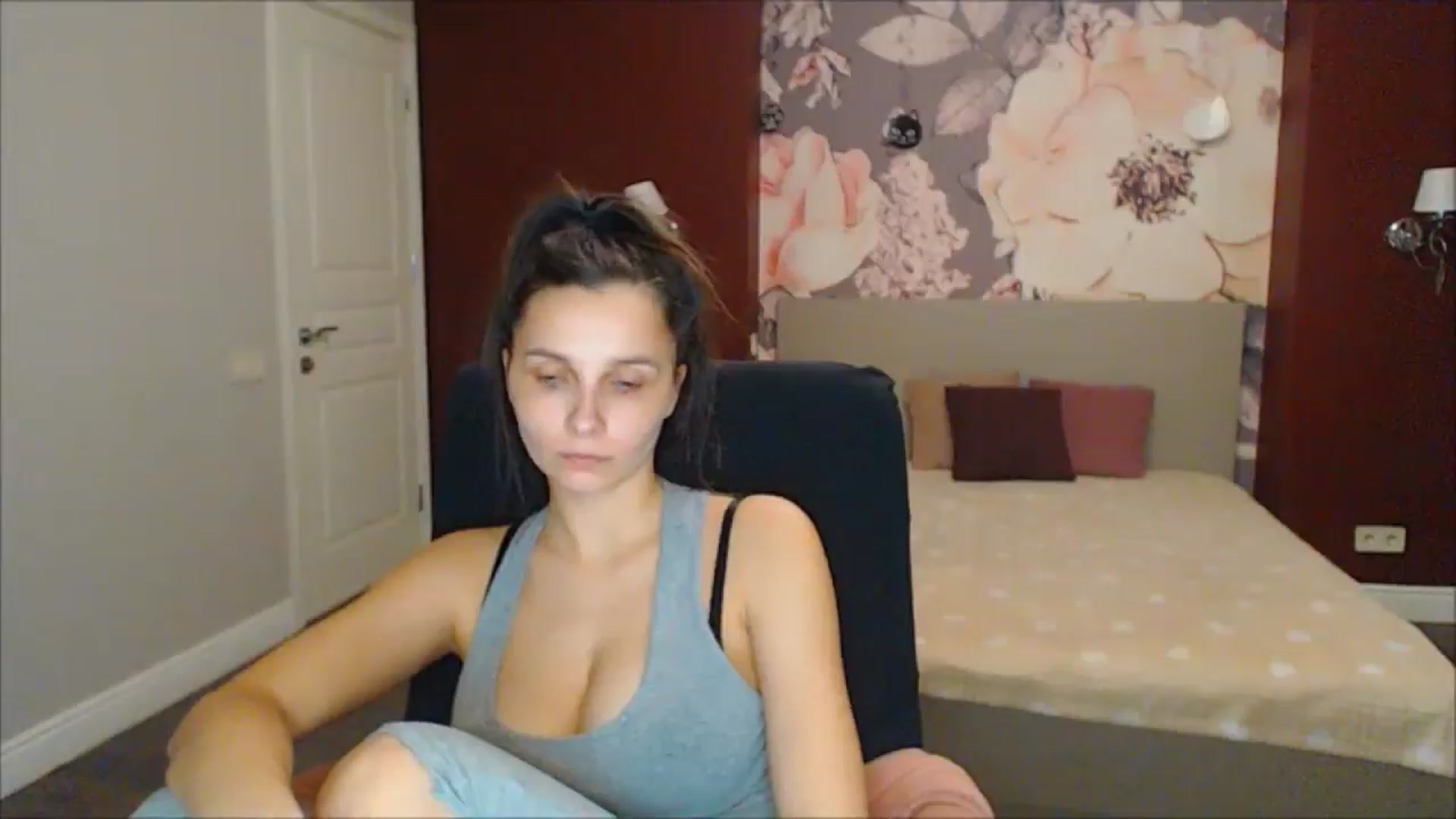 Gallery image thumbnail from Karina_Mils's myfreecams stream on, 03/08/2025, 18:57 image 18 of 20