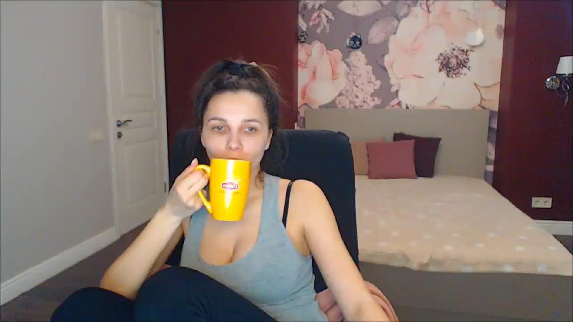 Gallery image thumbnail from Karina_Mils's myfreecams stream on, 03/10/2025, 11:37 image 10 of 20