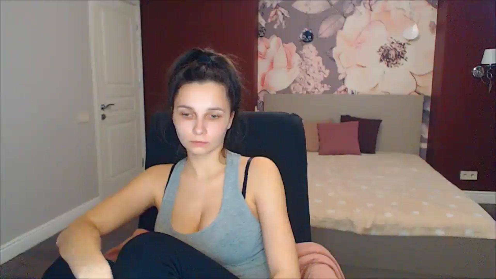 Gallery image thumbnail from Karina_Mils's myfreecams stream on, 03/10/2025, 11:37 image 9 of 20