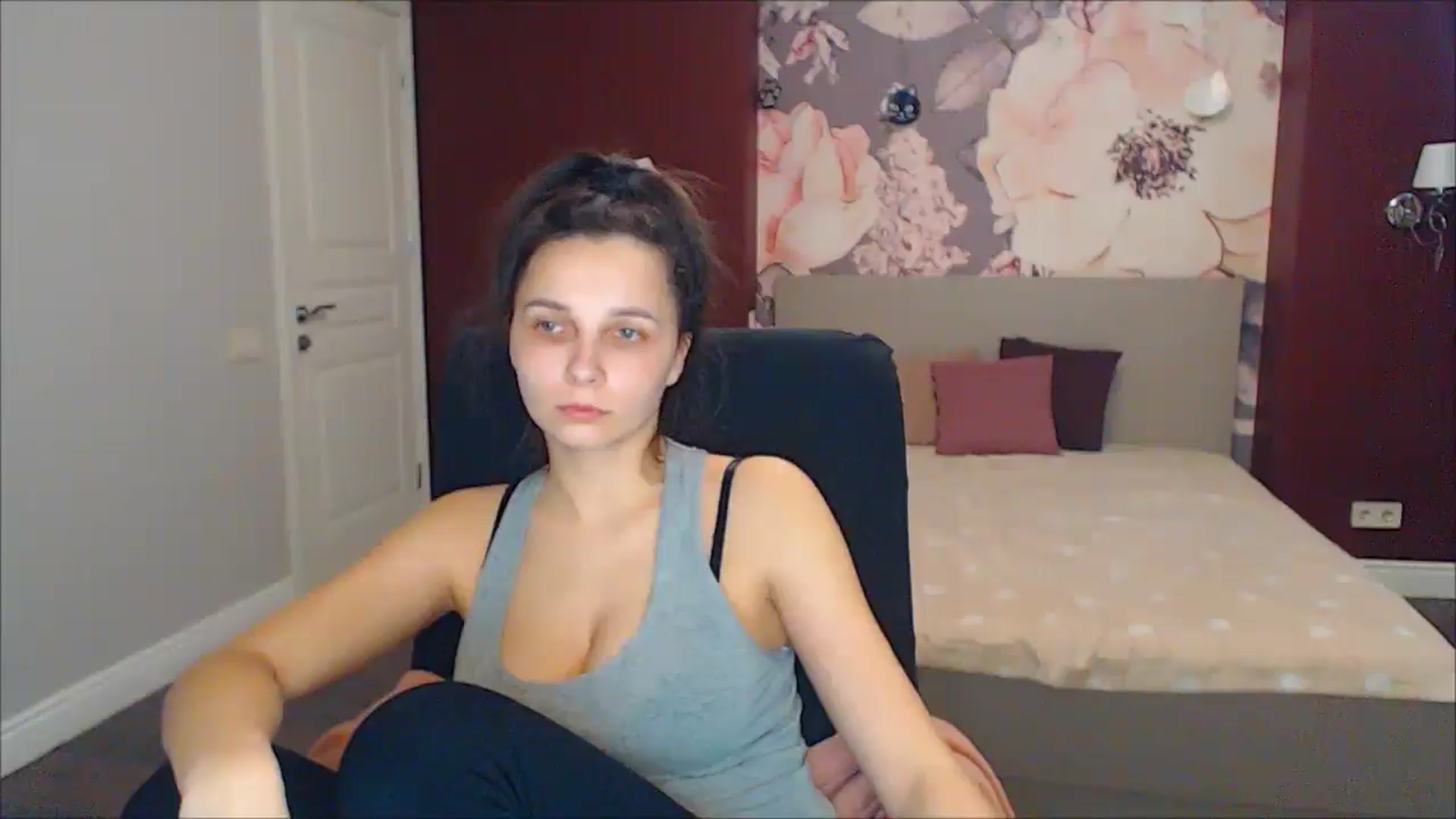 Gallery image thumbnail from Karina_Mils's myfreecams stream on, 03/10/2025, 11:37 image 12 of 20
