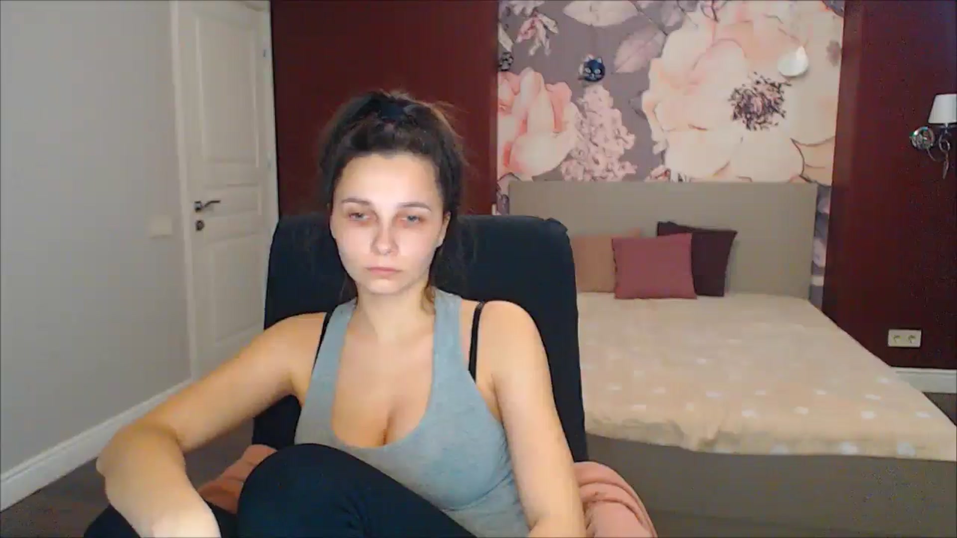 Gallery image thumbnail from Karina_Mils's myfreecams stream on, 03/10/2025, 11:37 image 2 of 20