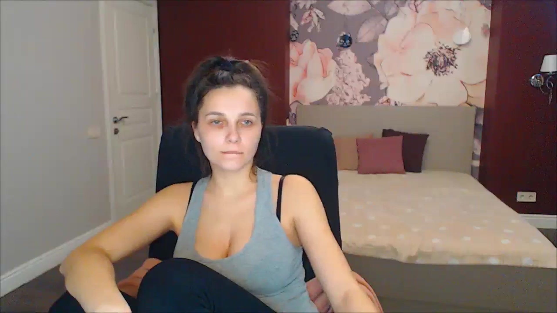 Gallery image thumbnail from Karina_Mils's myfreecams stream on, 03/10/2025, 11:37 image 3 of 20