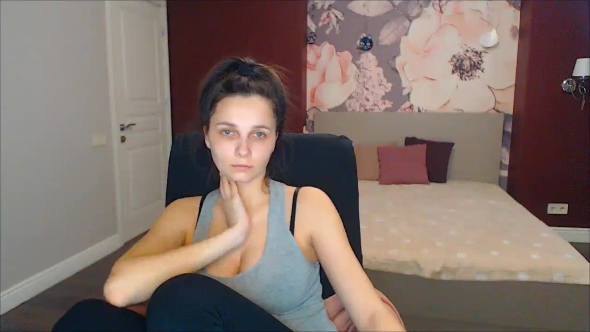 Gallery image thumbnail from Karina_Mils's myfreecams stream on, 03/10/2025, 11:37 image 4 of 20