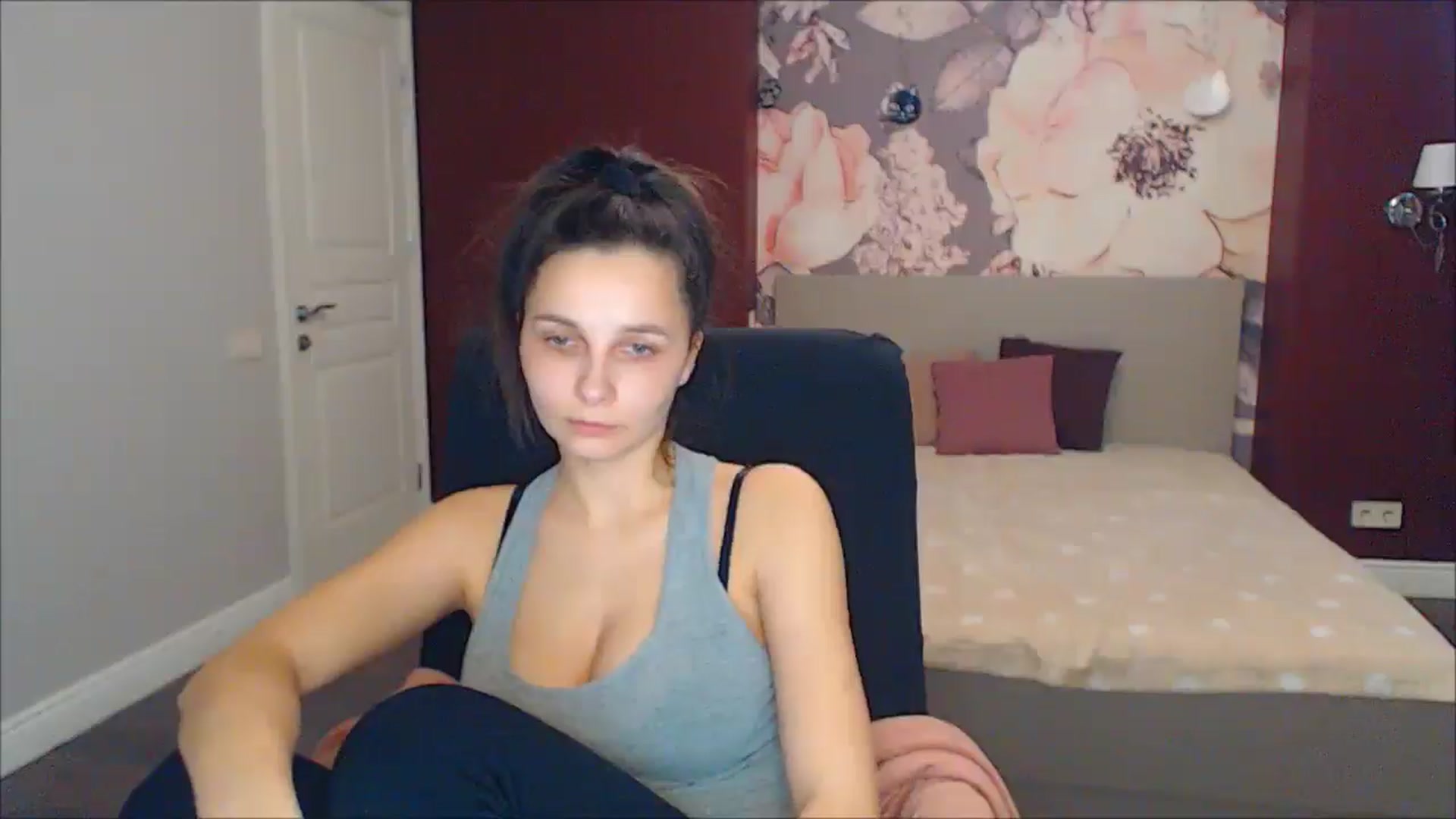 Gallery image thumbnail from Karina_Mils's myfreecams stream on, 03/10/2025, 11:37 image 17 of 20